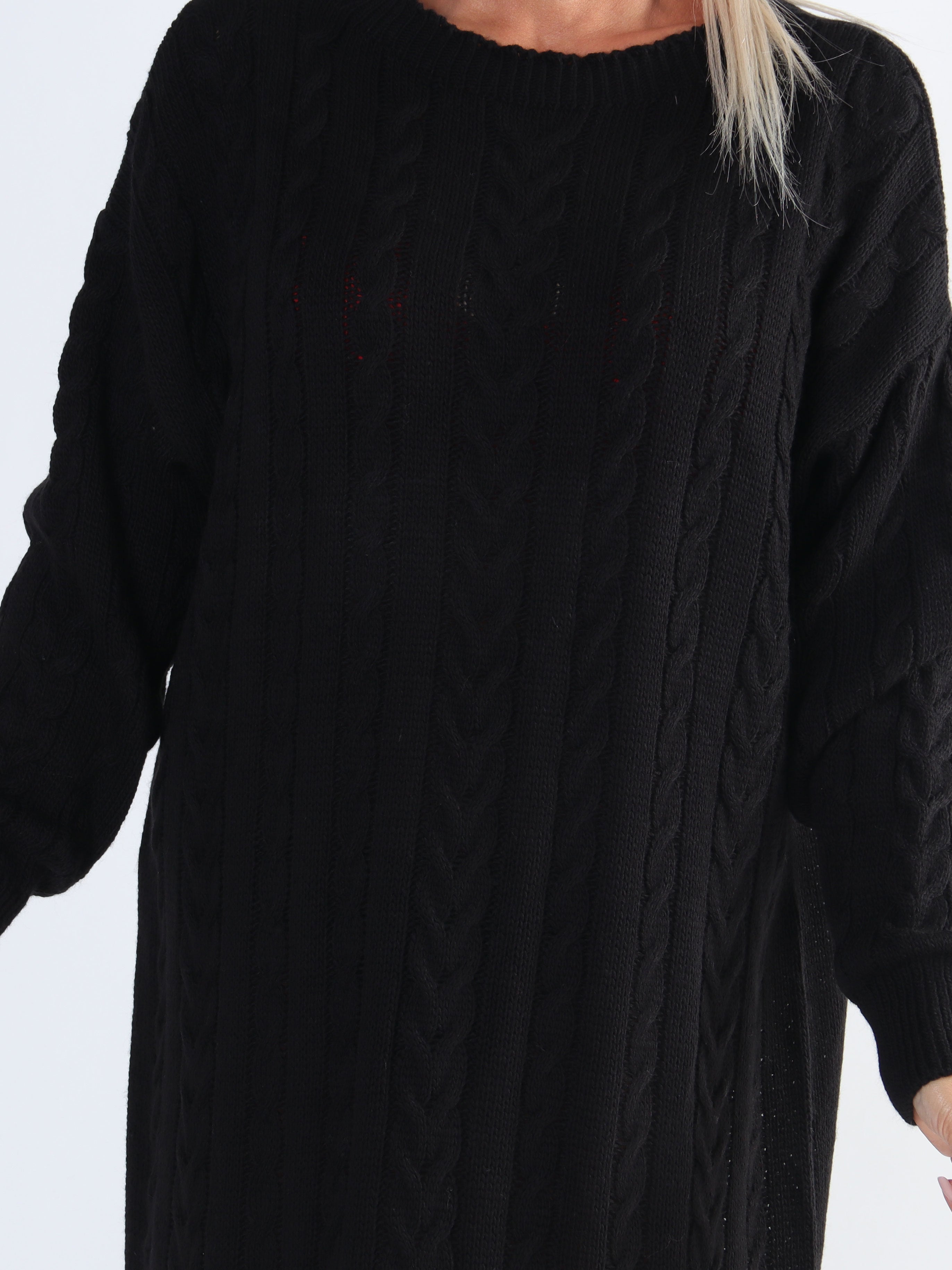 Karolina - Lang plus size kjole med kabelstrik