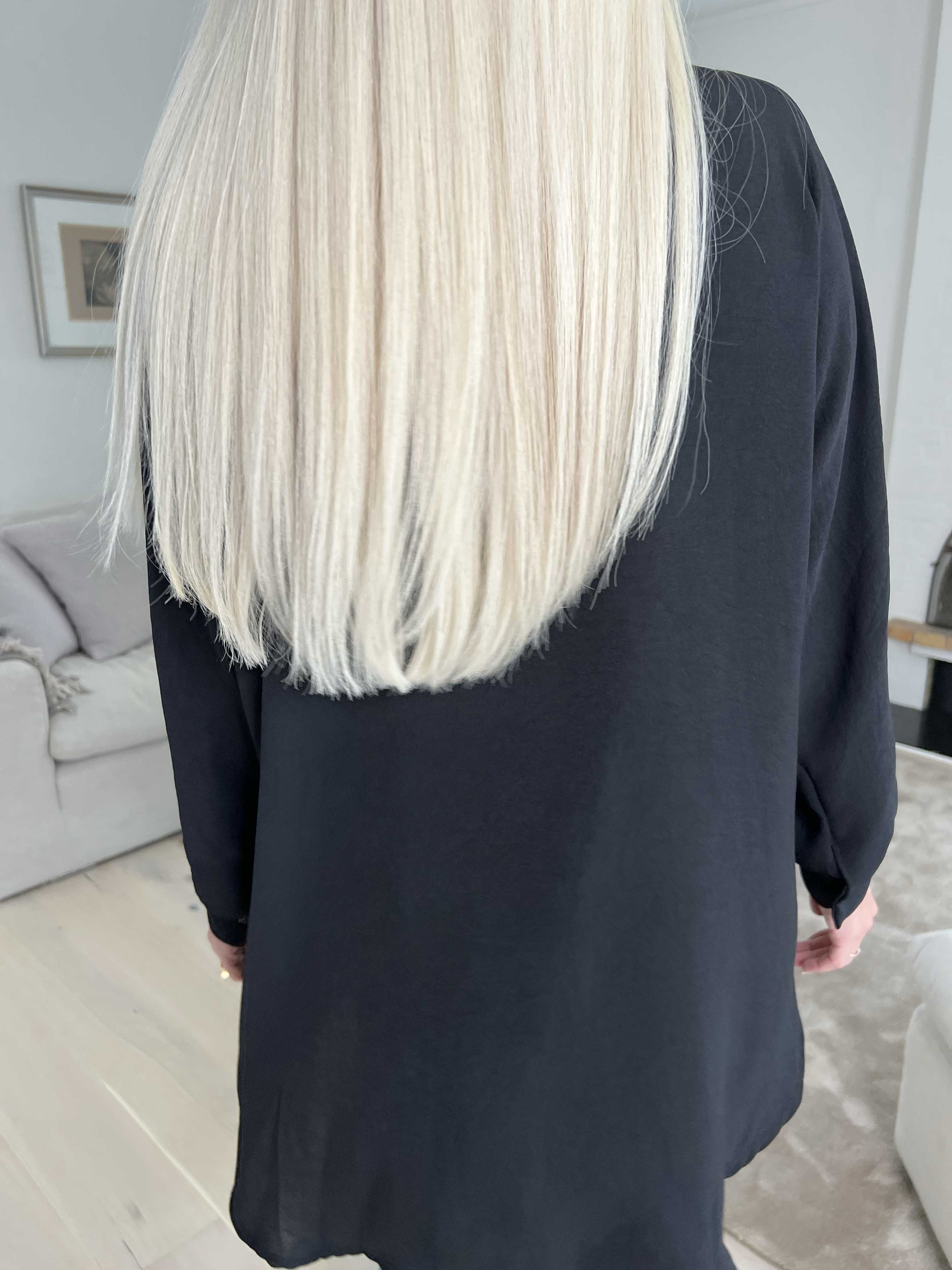 Katrin - Skjorte med fine farvet blomster foran