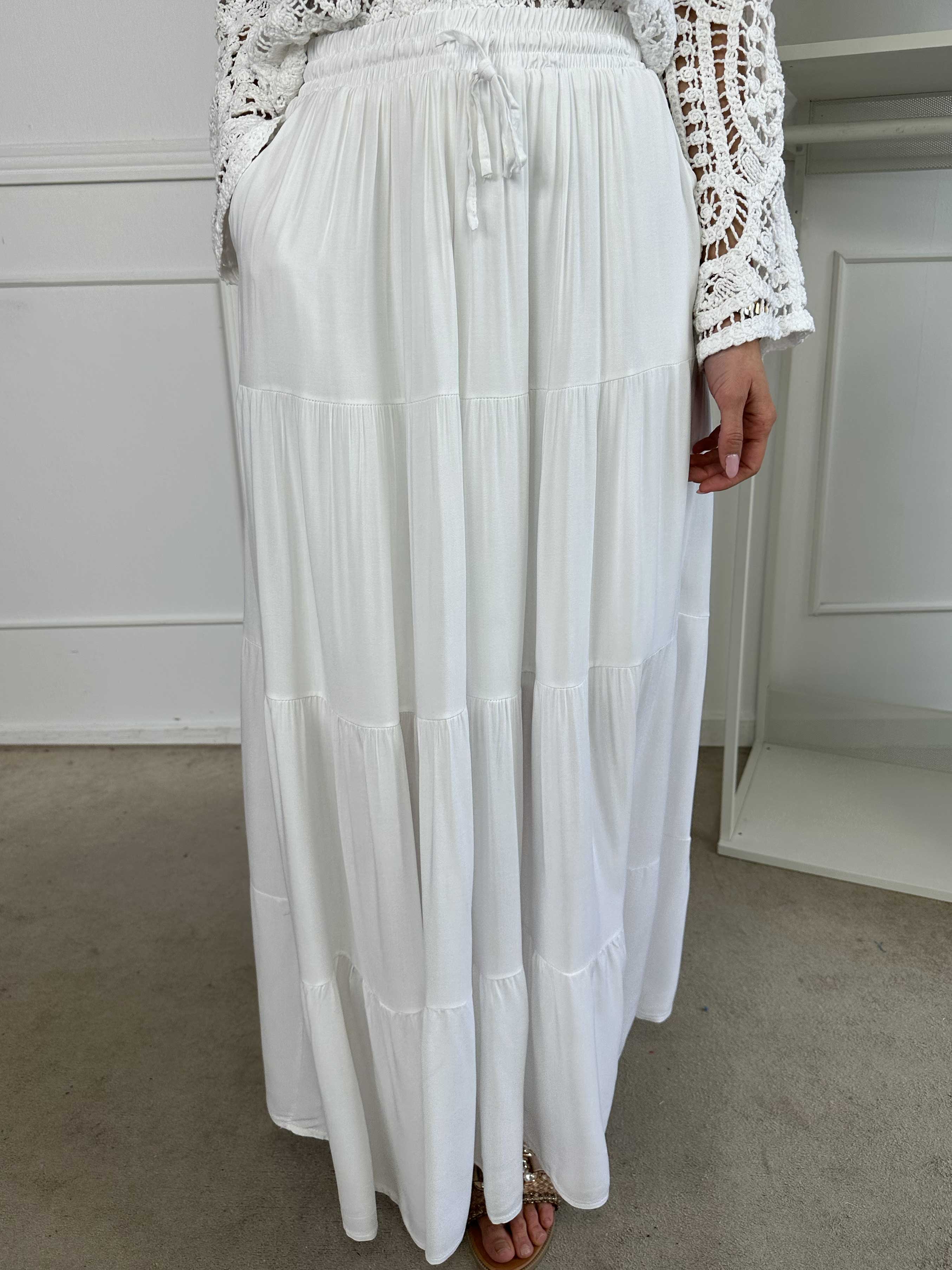 Kayla - Nederdel i viskose med lag på lag look