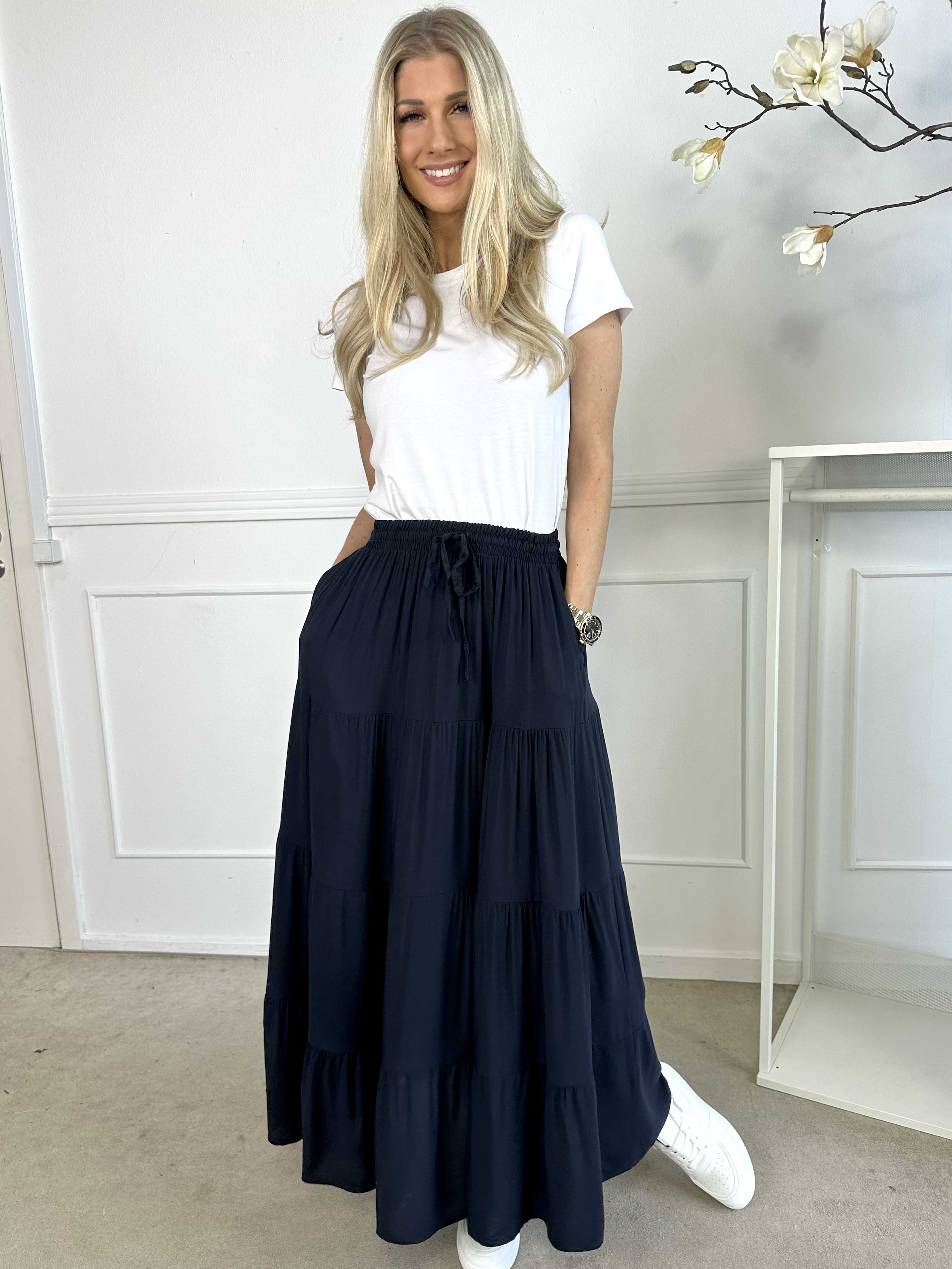 Kayla - Nederdel i viskose med lag på lag look