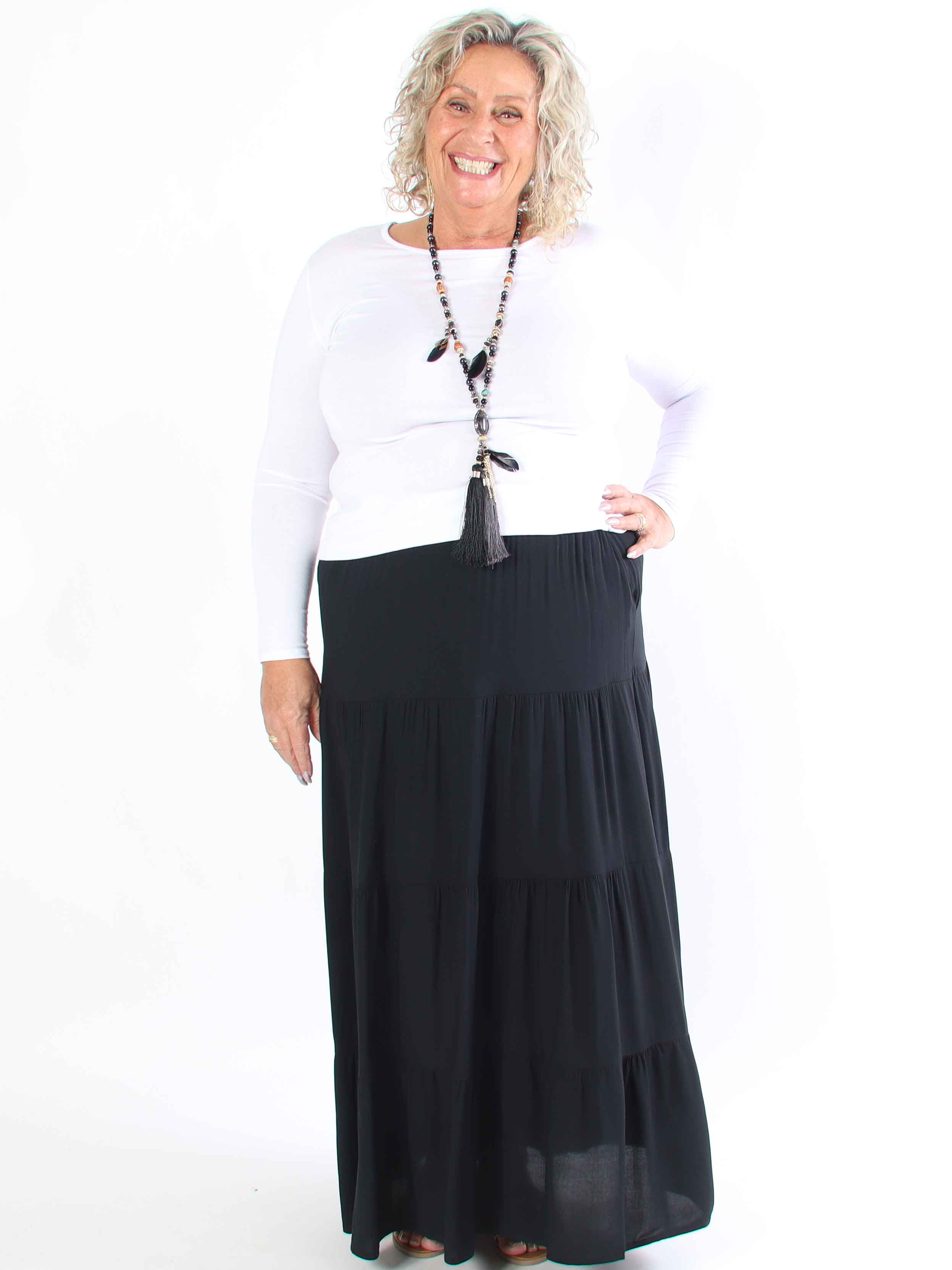 Kayla - Plus size nederdel i viskose med lag på lag look