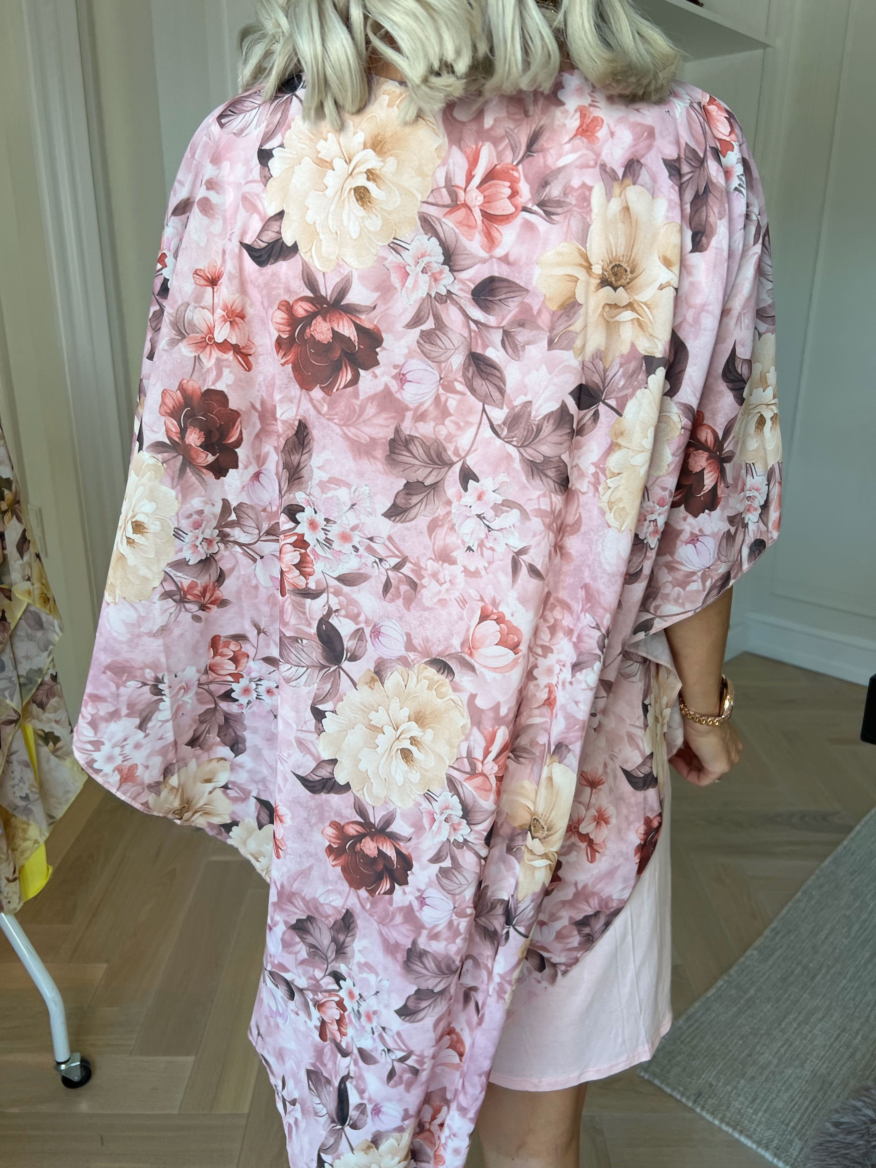 Kenya Flower - Kjole med et let chiffonstykke