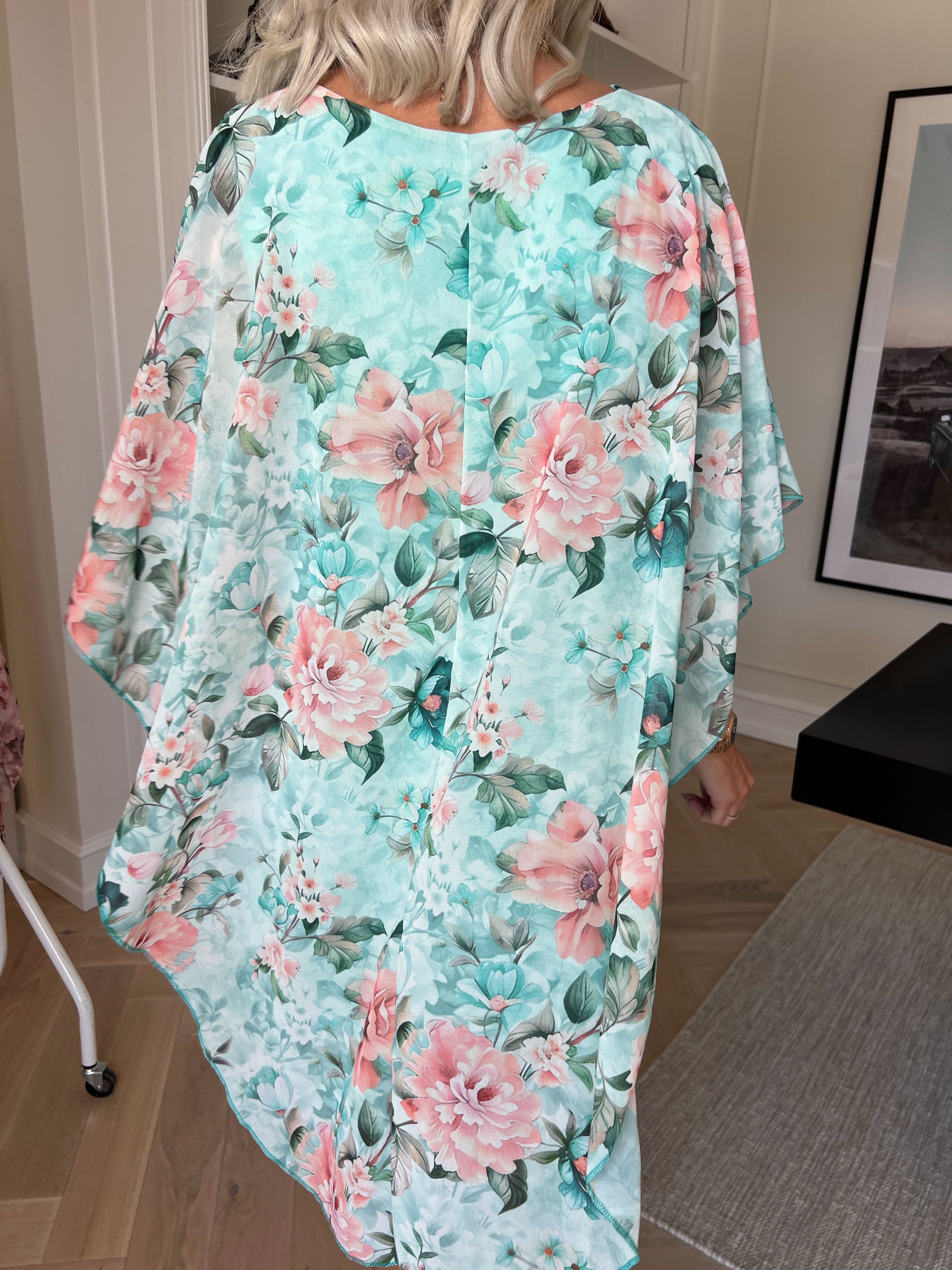 Kenya Flower - Kjole med et let chiffonstykke