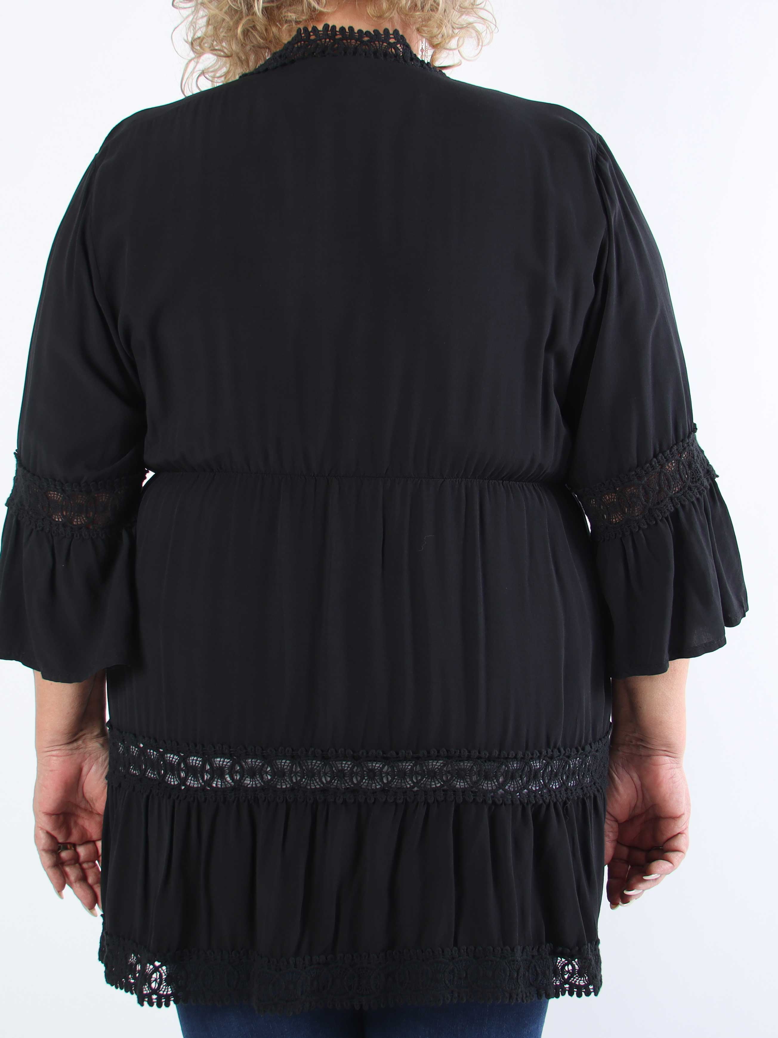 Kiki - Sød plus size kimono med fine blonder