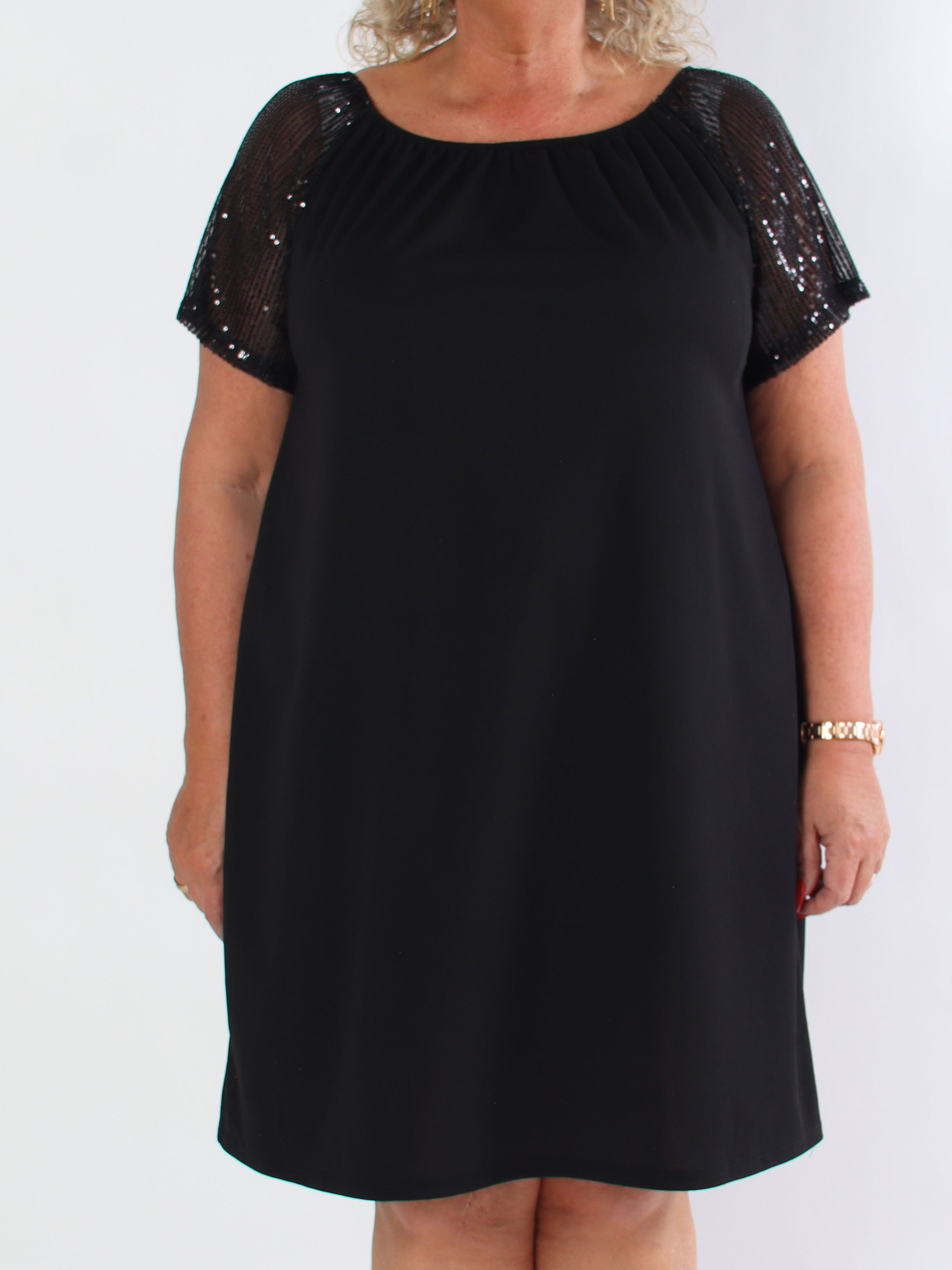 Kim - Sød elastisk plus size kjole med pailletærmer