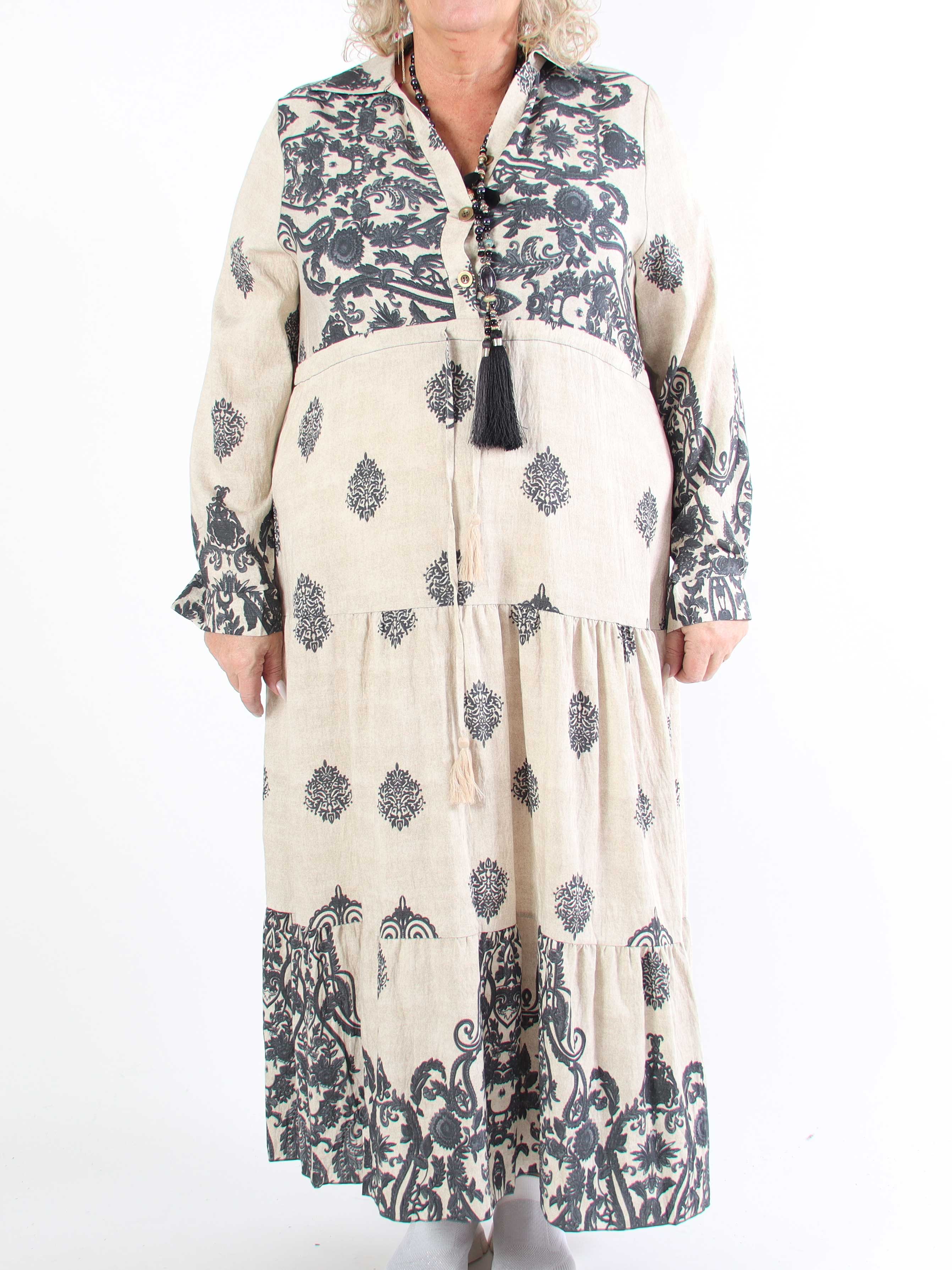 Kira - Lang boheme plus size kjole med mønster