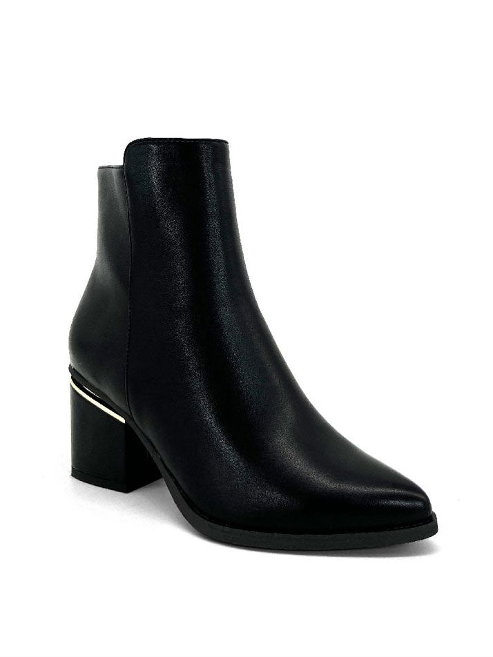 Kira - Fin støvle med gulddetalje ved hælen