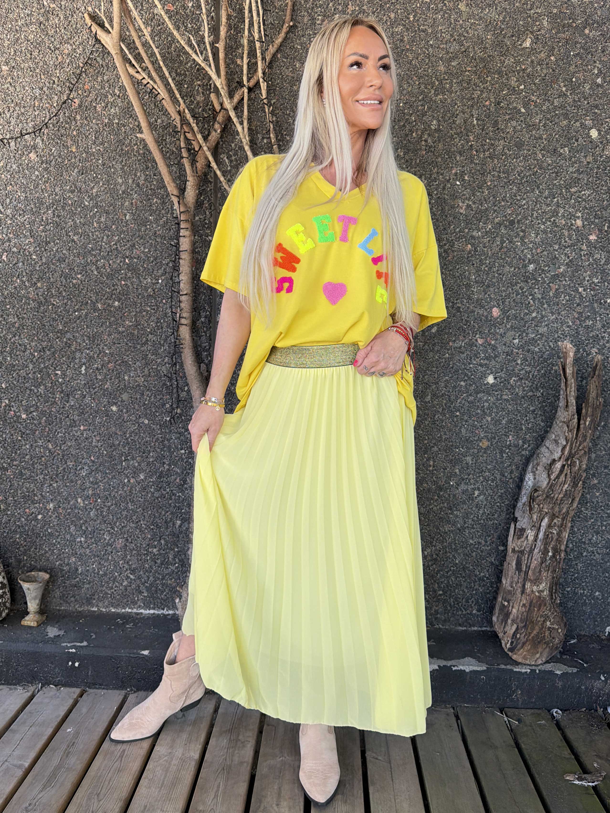 Kirila - Plisseret nederdel i let chiffon  med gylden elastikkant i livet