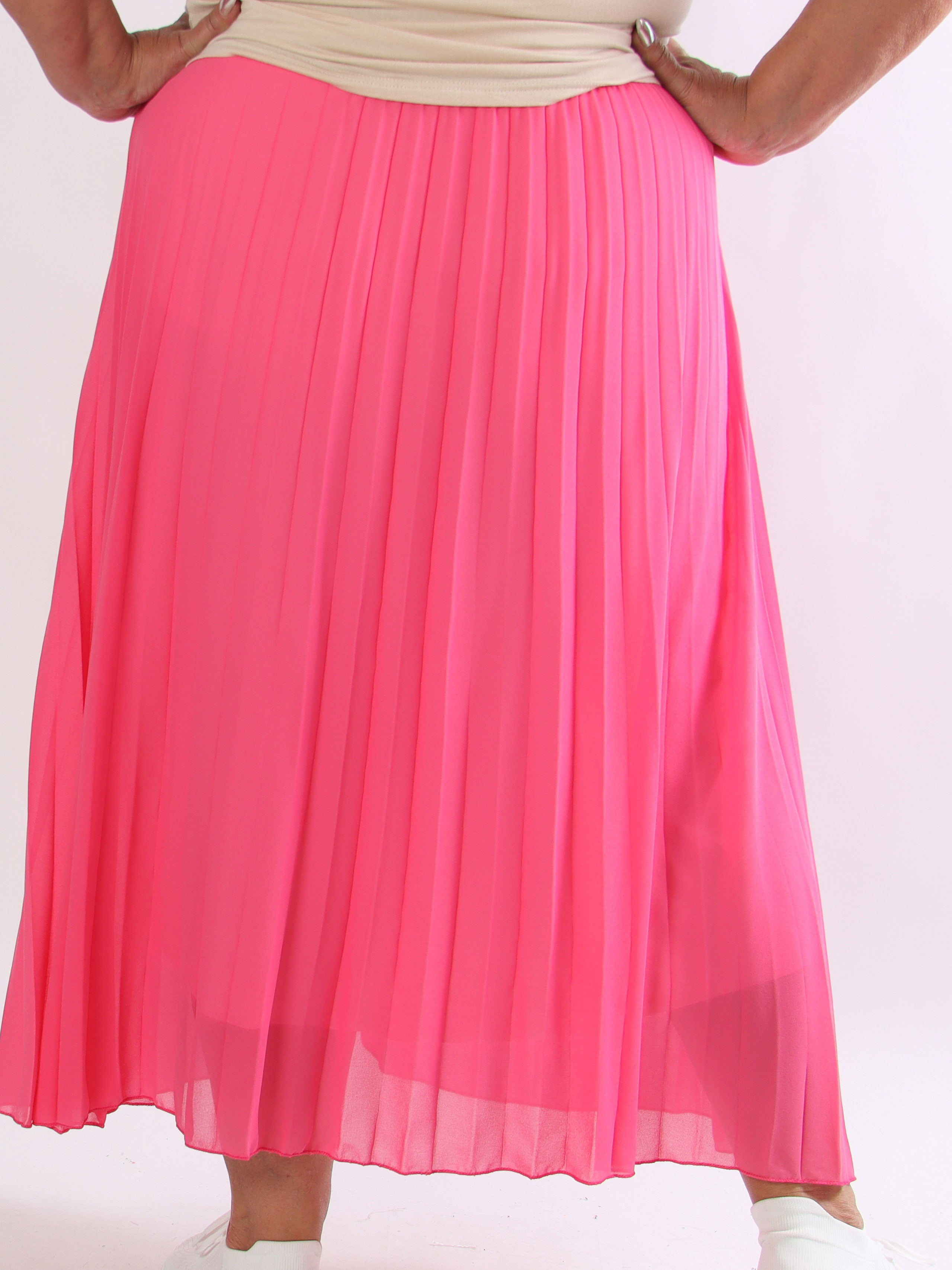 Kirila - Plisseret plus size nederdel i let chiffon med gylden elastikkant