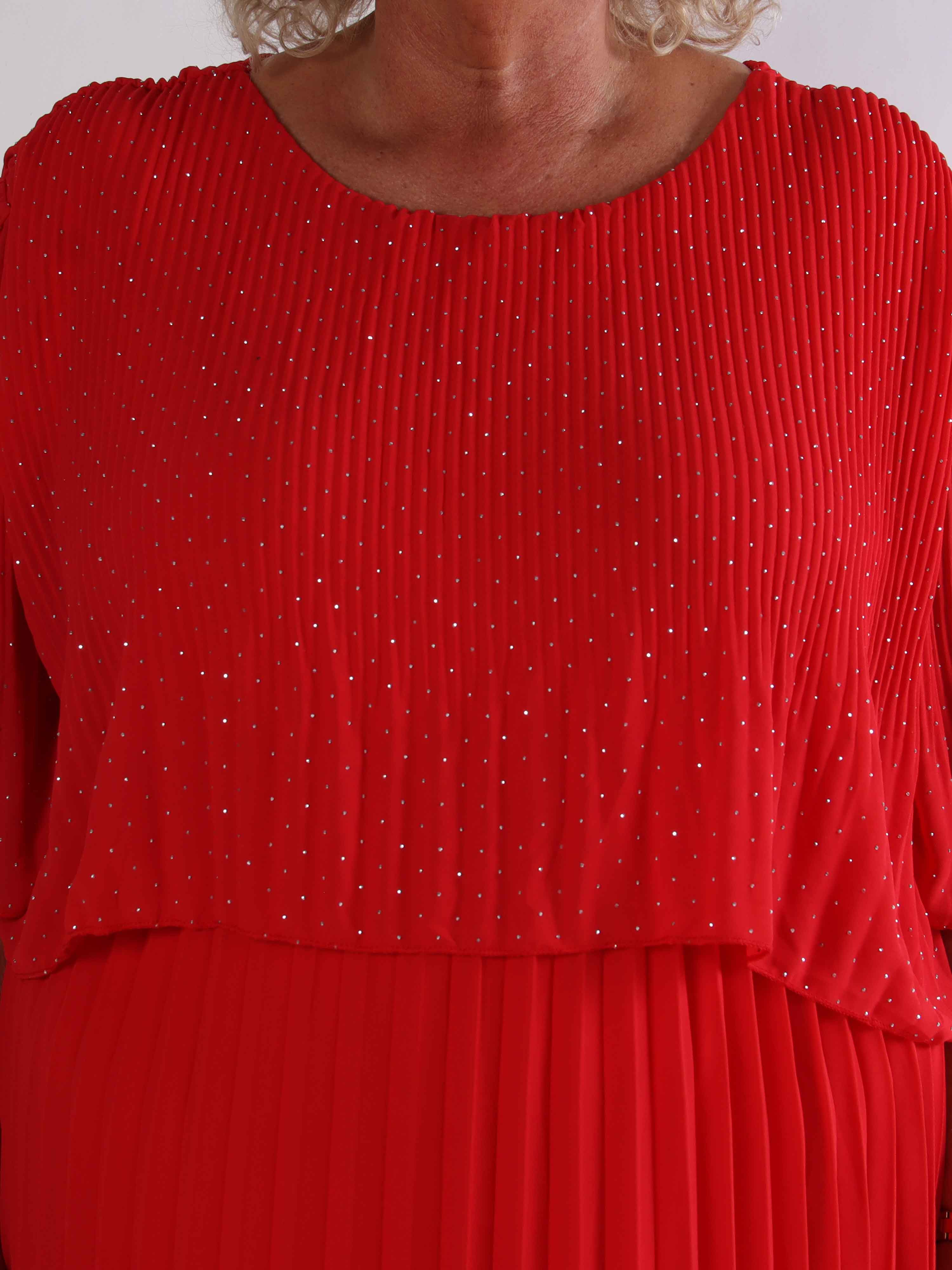 Kristina Crystal - Plisseret plus size kjole med similisten og flæselag