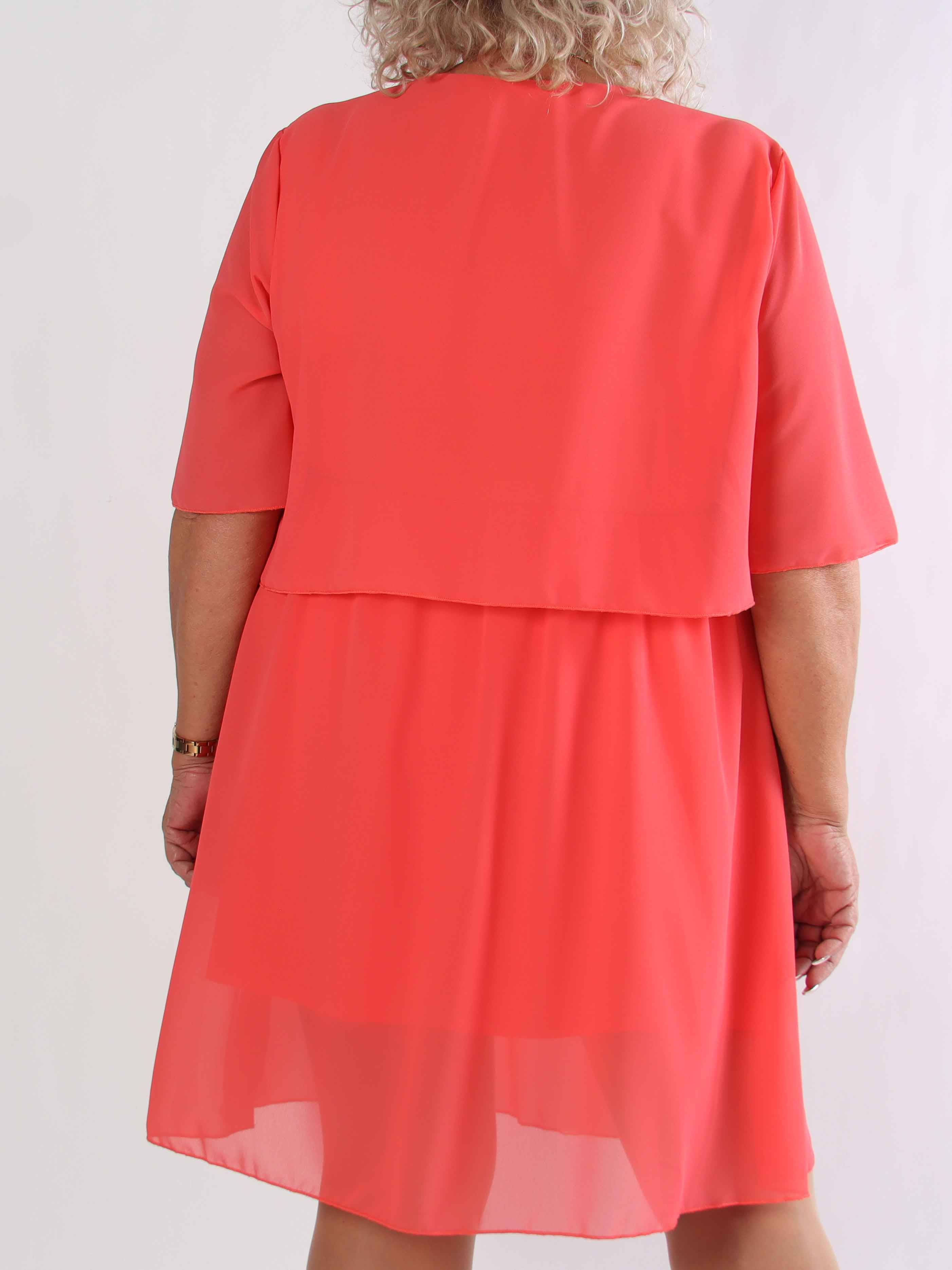 Kristina Plain - Sød plain plus size kjole i chiffon med flæselag