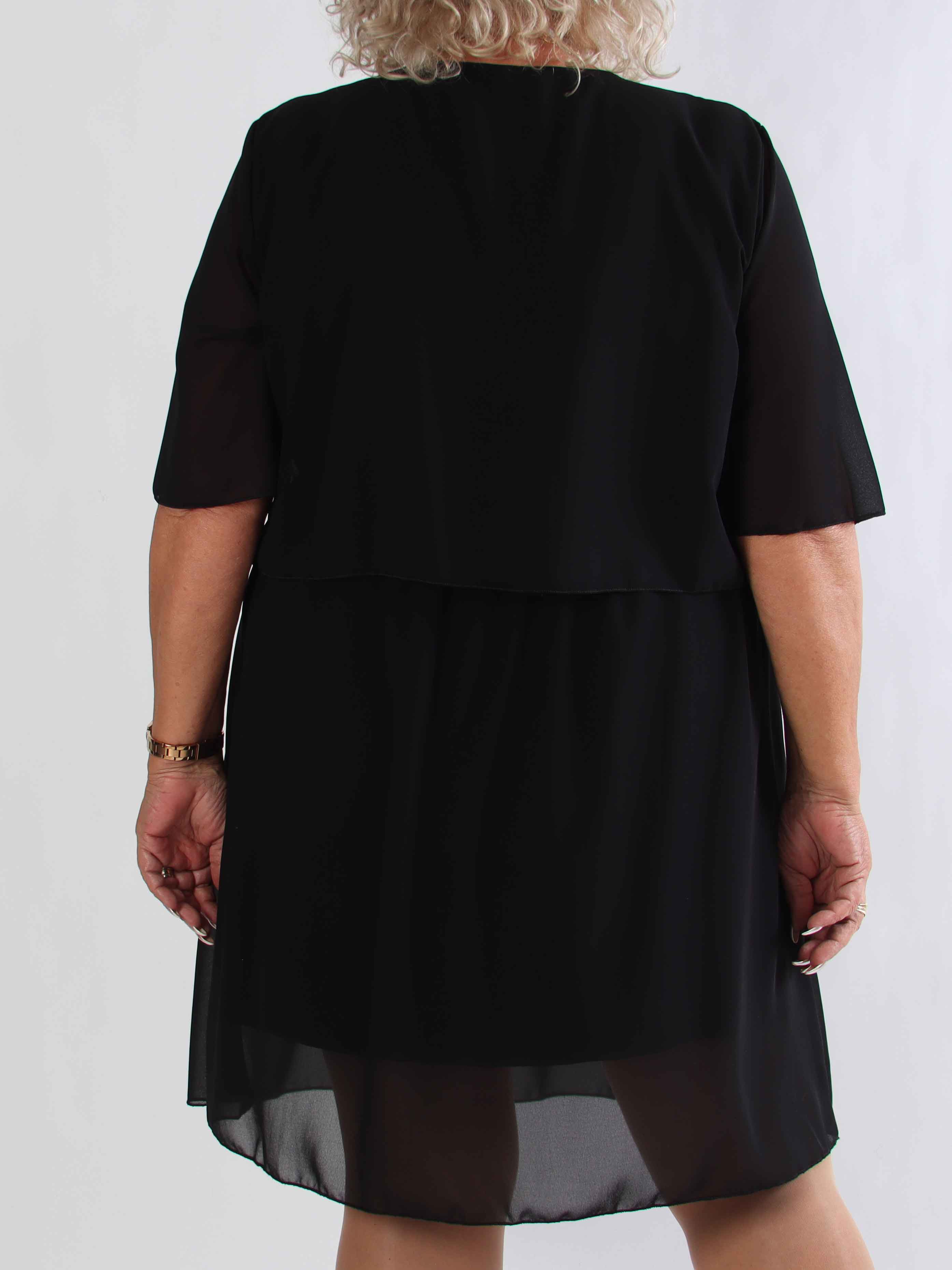 Kristina Plain - Sød plain plus size kjole i chiffon med flæselag
