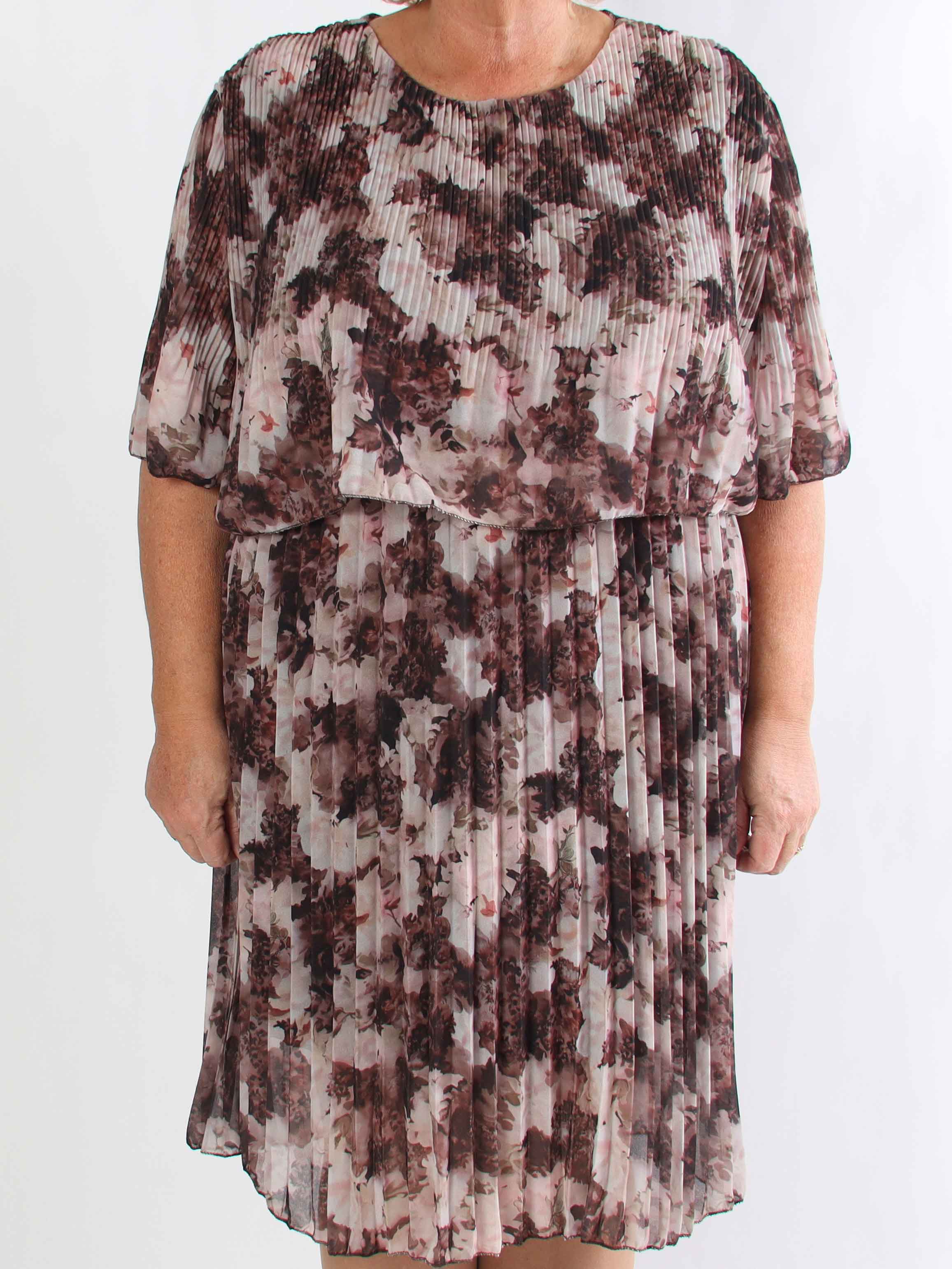 Kristina Flower - Sød blomstret plus size kjole med flæselag