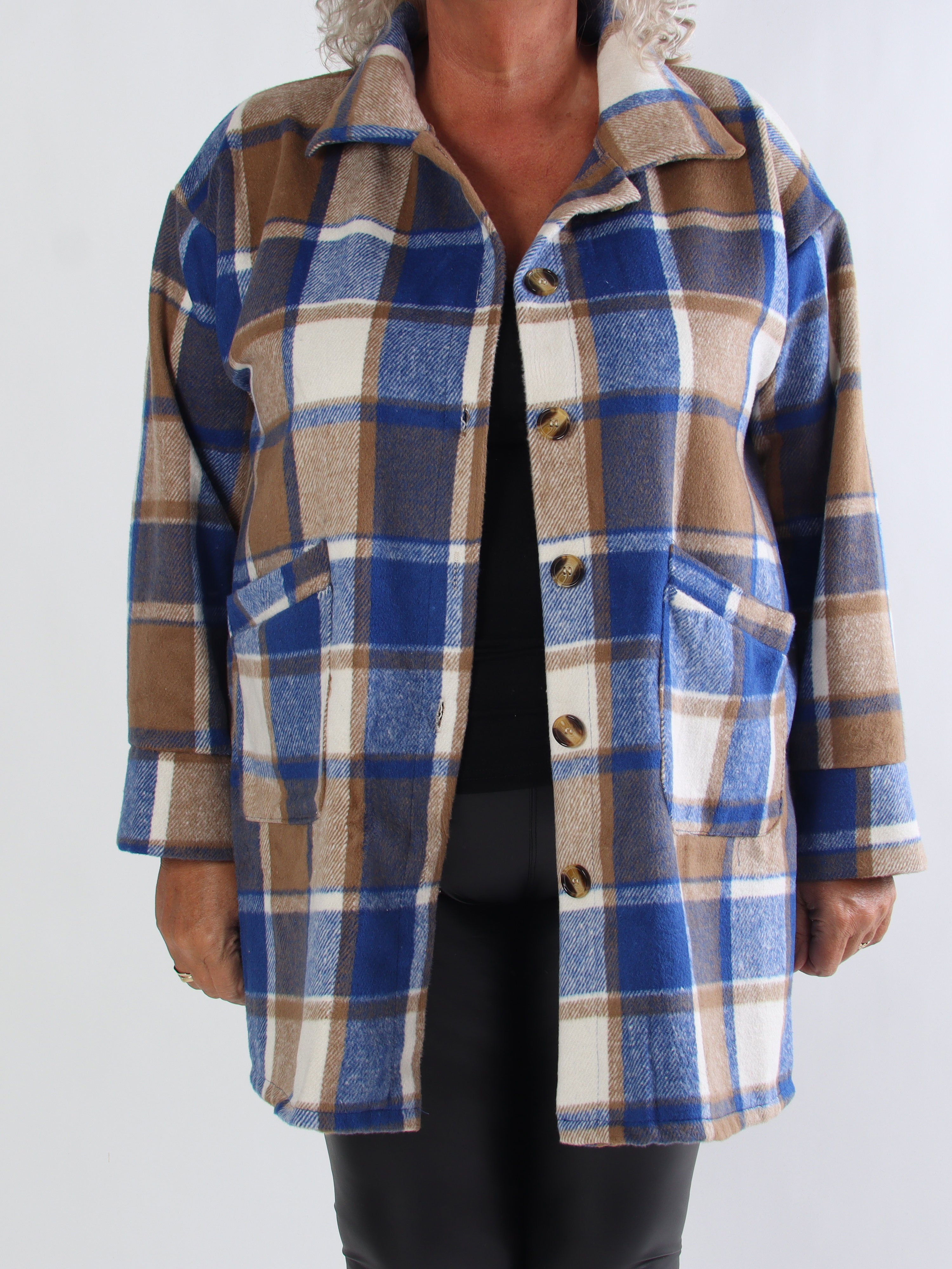 Lagos - Blød ternet plus size skjortejakke i viskose