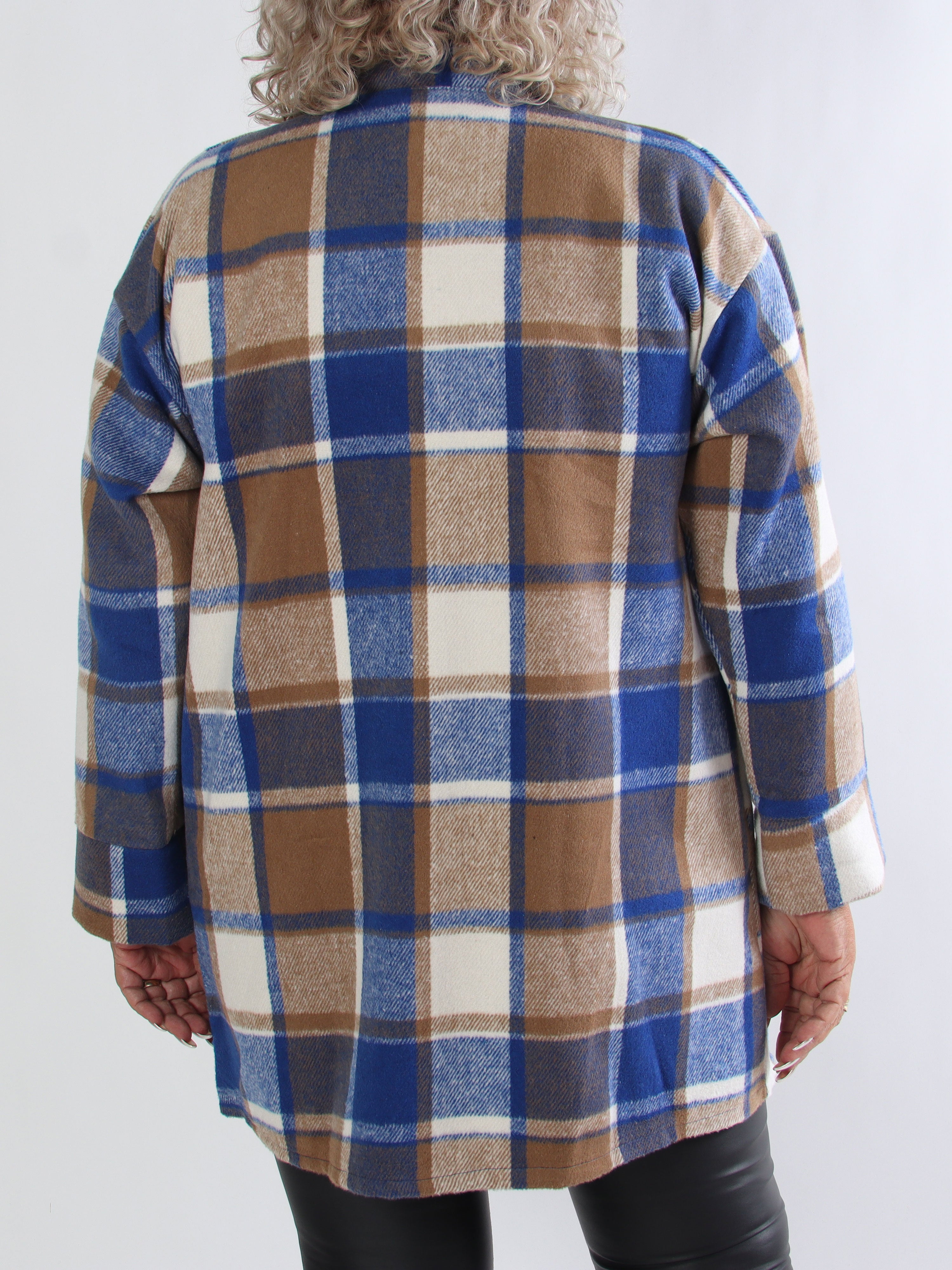 Lagos - Blød ternet plus size skjortejakke i viskose