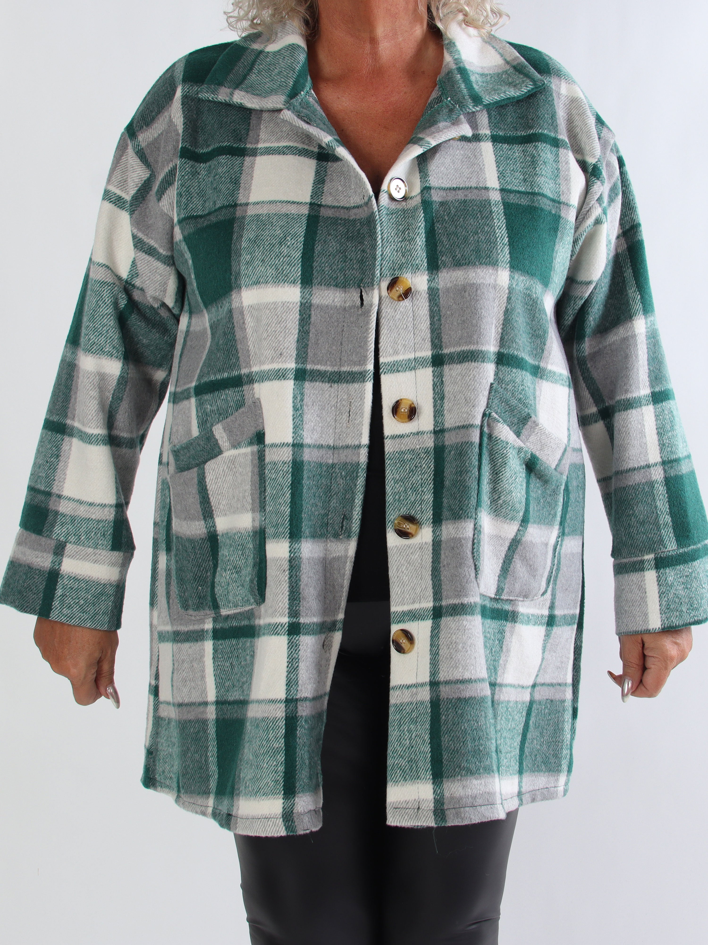 Lagos - Blød ternet plus size skjortejakke i viskose