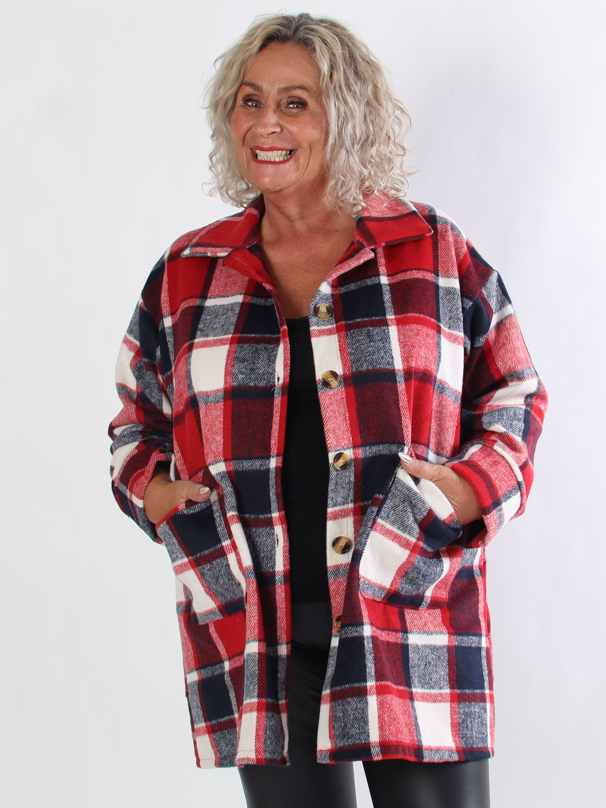 Lagos - Blød ternet plus size skjortejakke i viskose