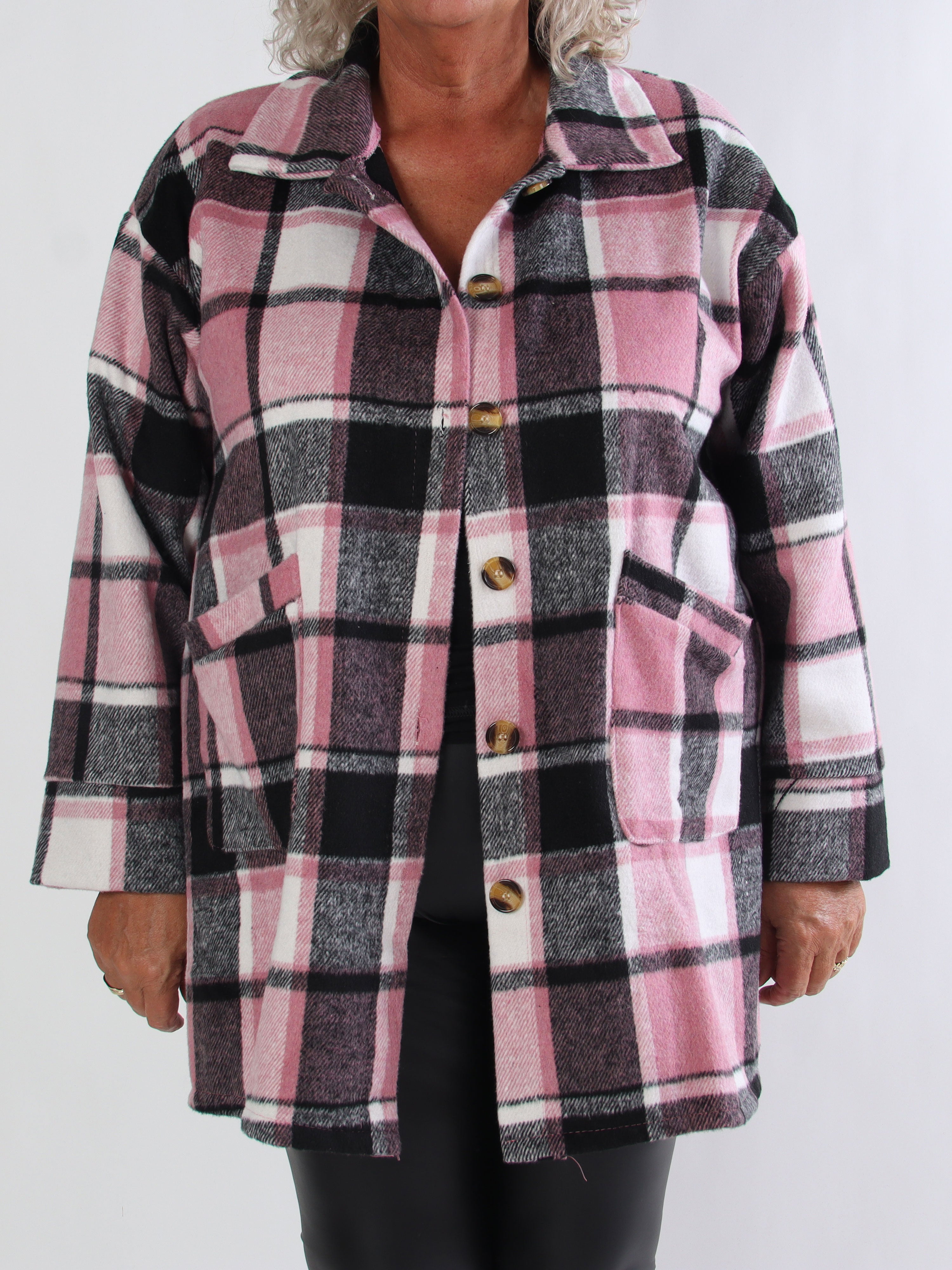 Lagos - Blød ternet plus size skjortejakke i viskose