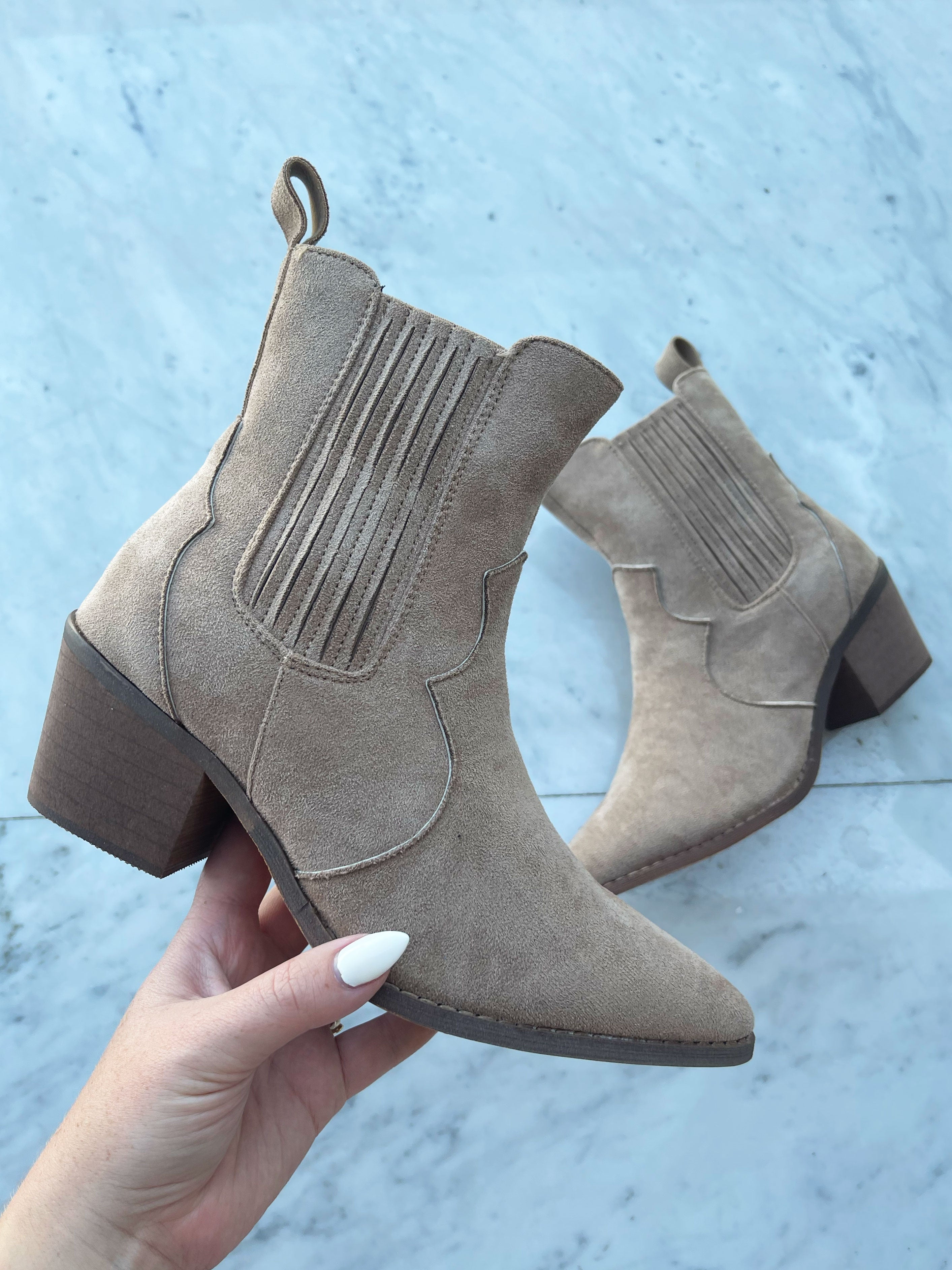 Laika - Korte cowboystøvler med lille hæl