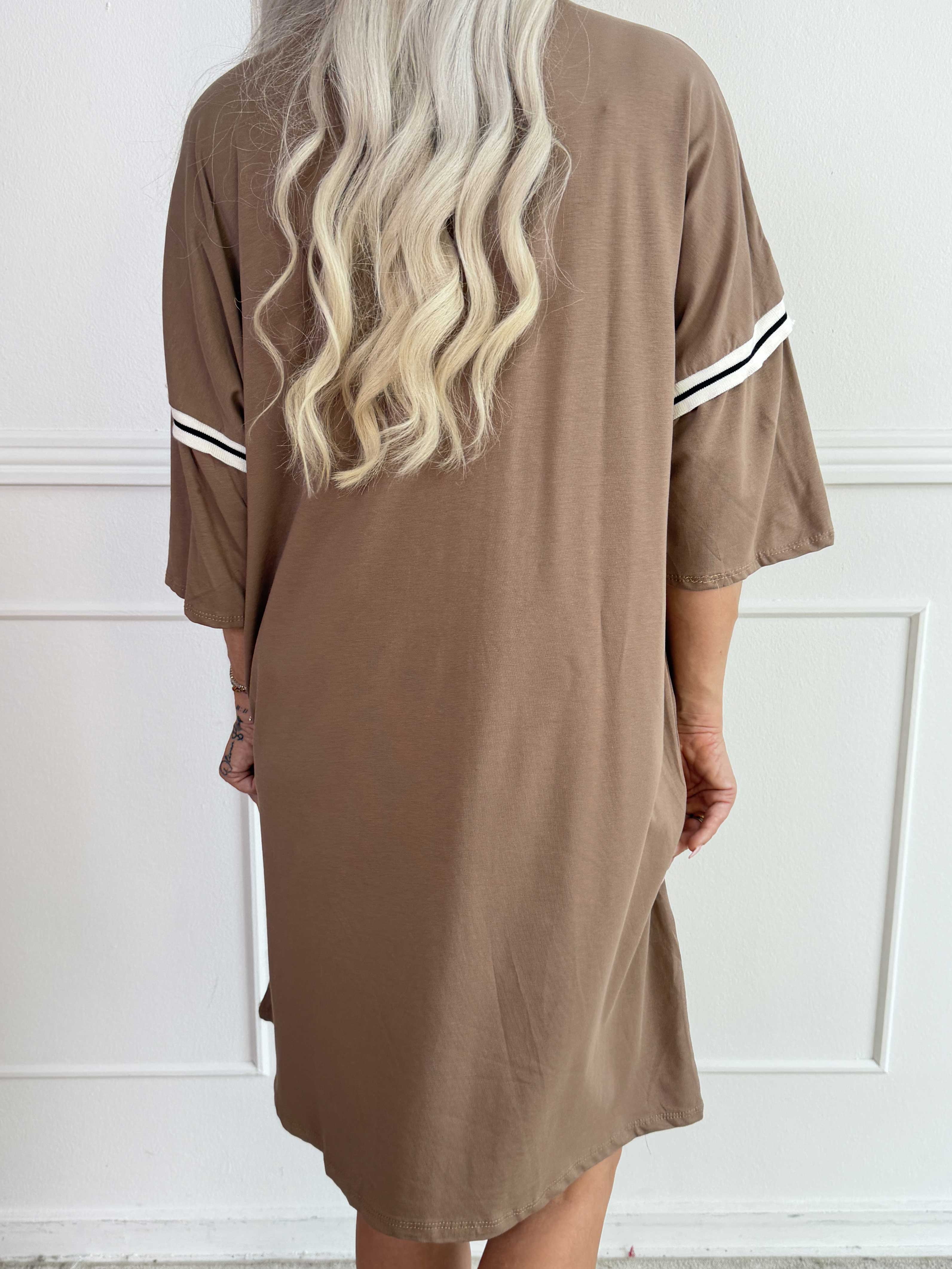 Lana - Plus size t-shirtkjole i blød bomuld med stilfuldt 