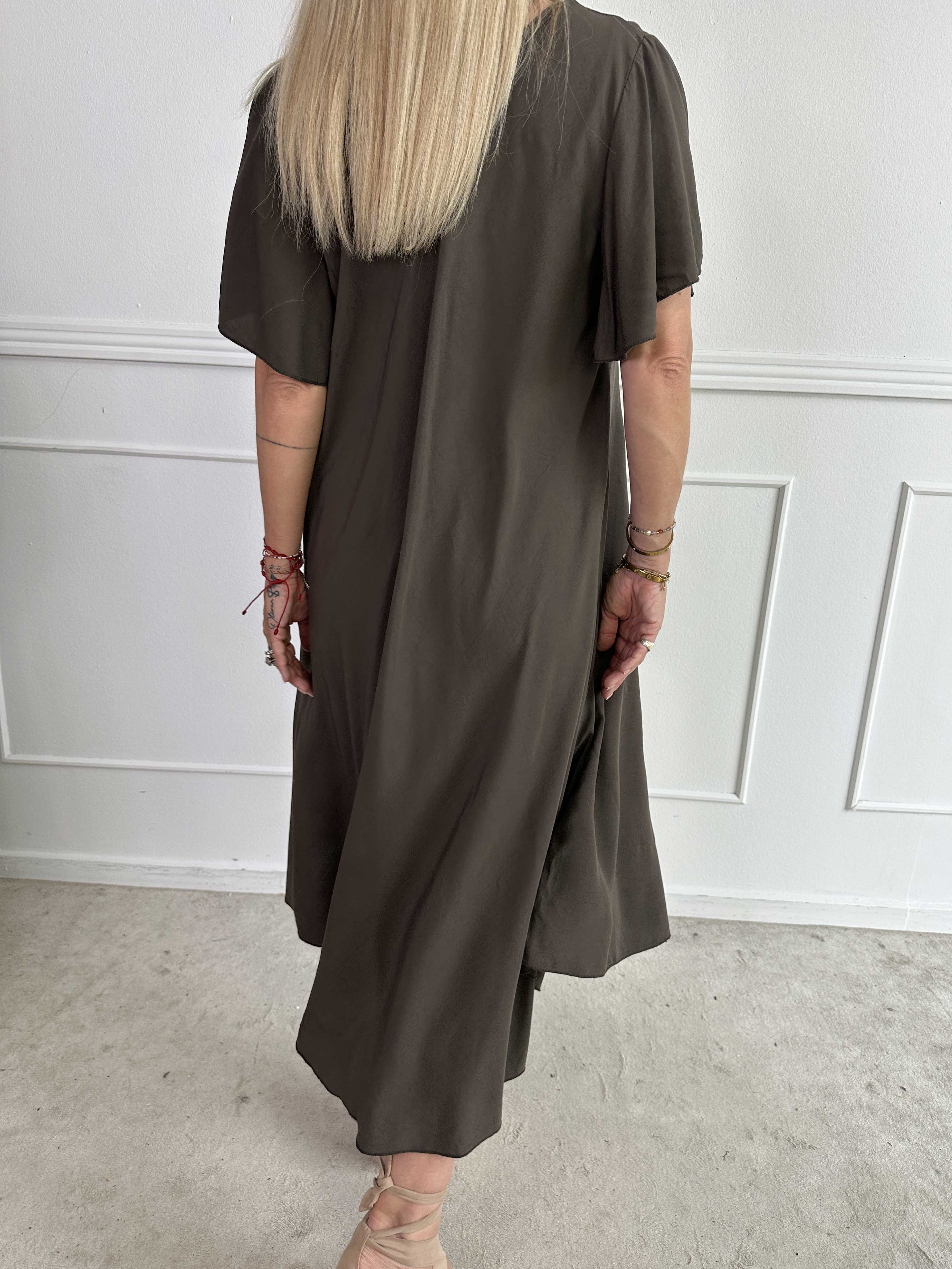 Laneira - Lang kjole i viskose og a-facon