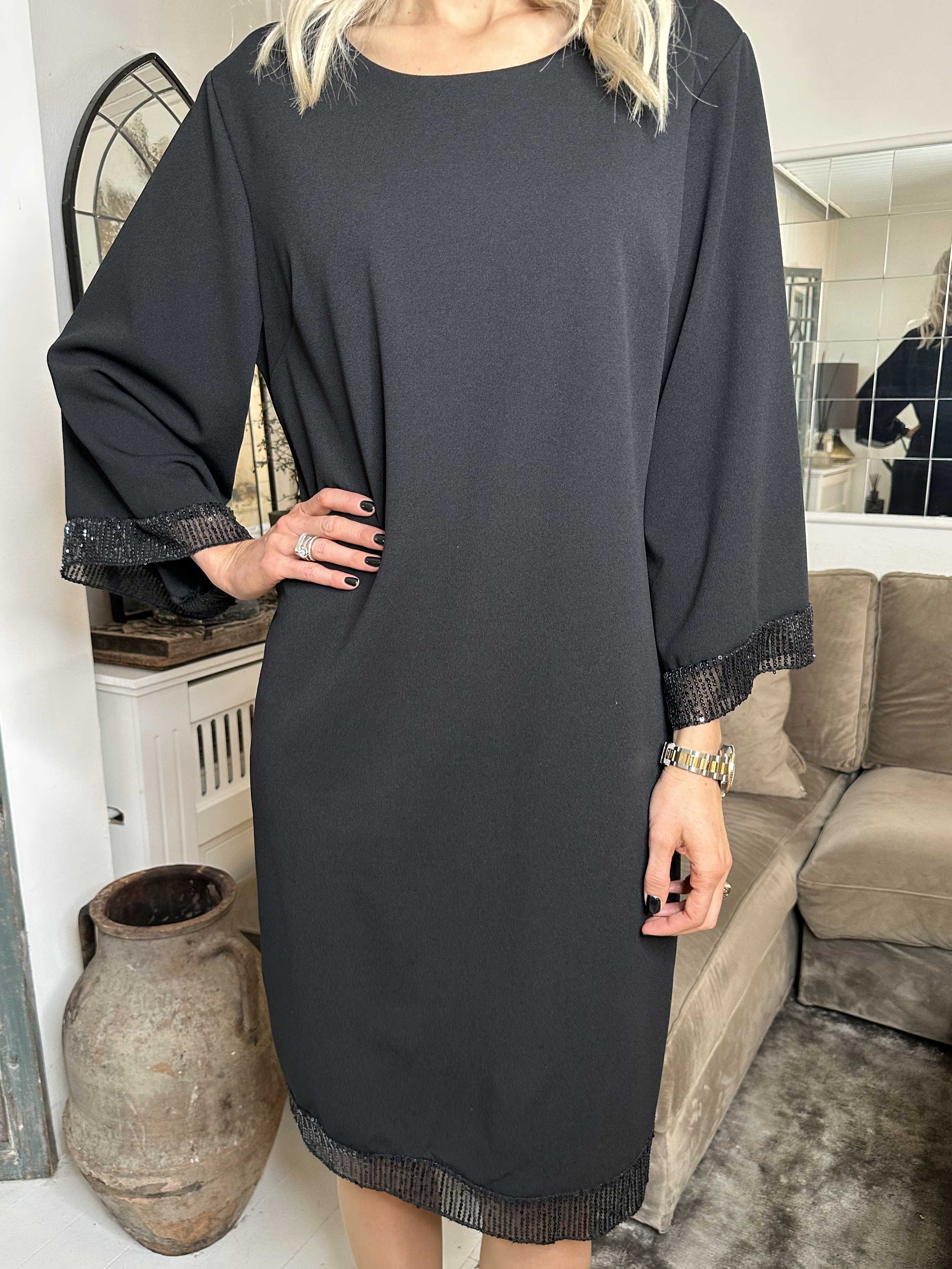 Lanza - Fin kjole detaljeret med paillet kanter