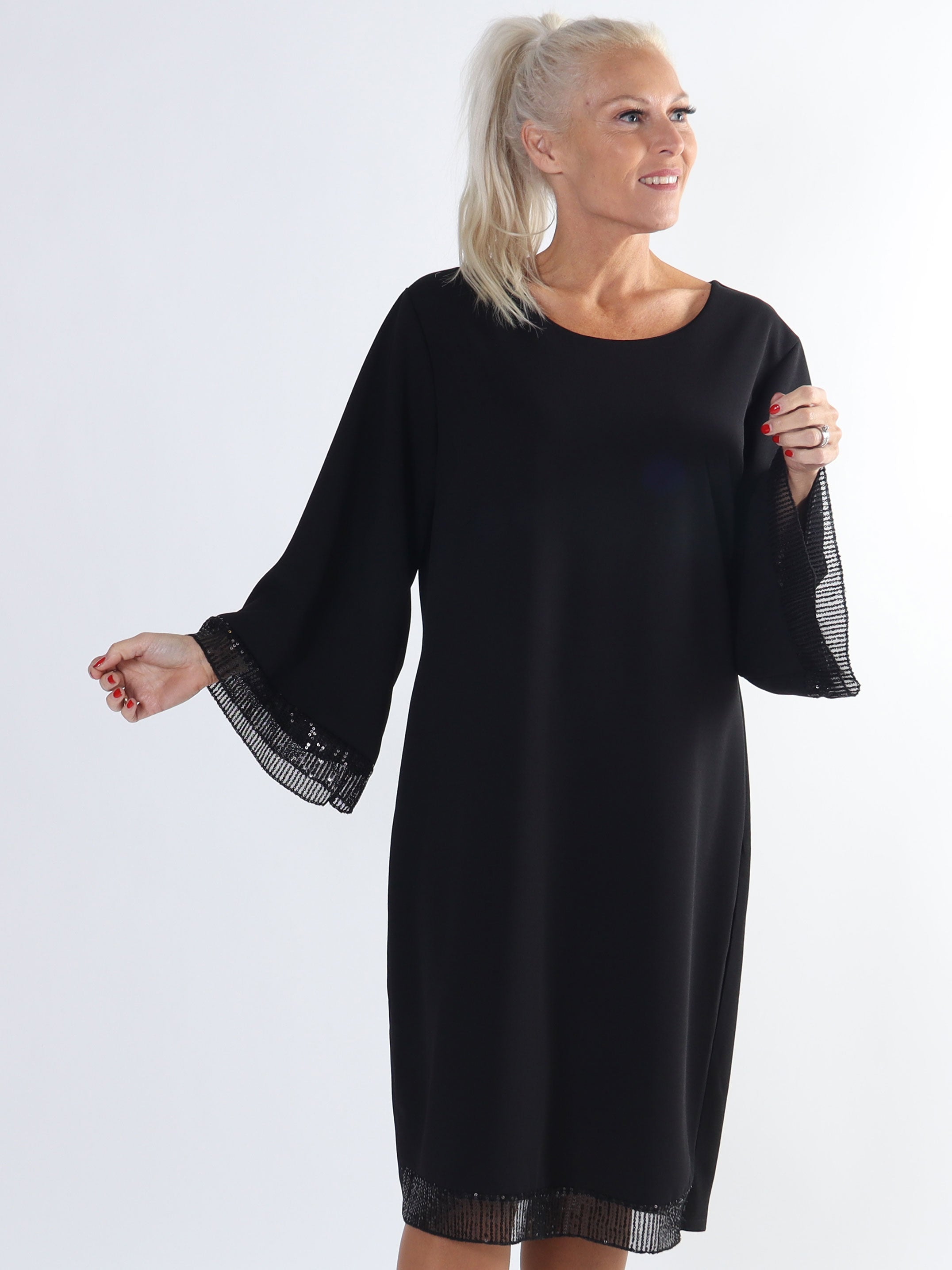 Lanza - Fin plus size kjole detaljeret med paillet kanter