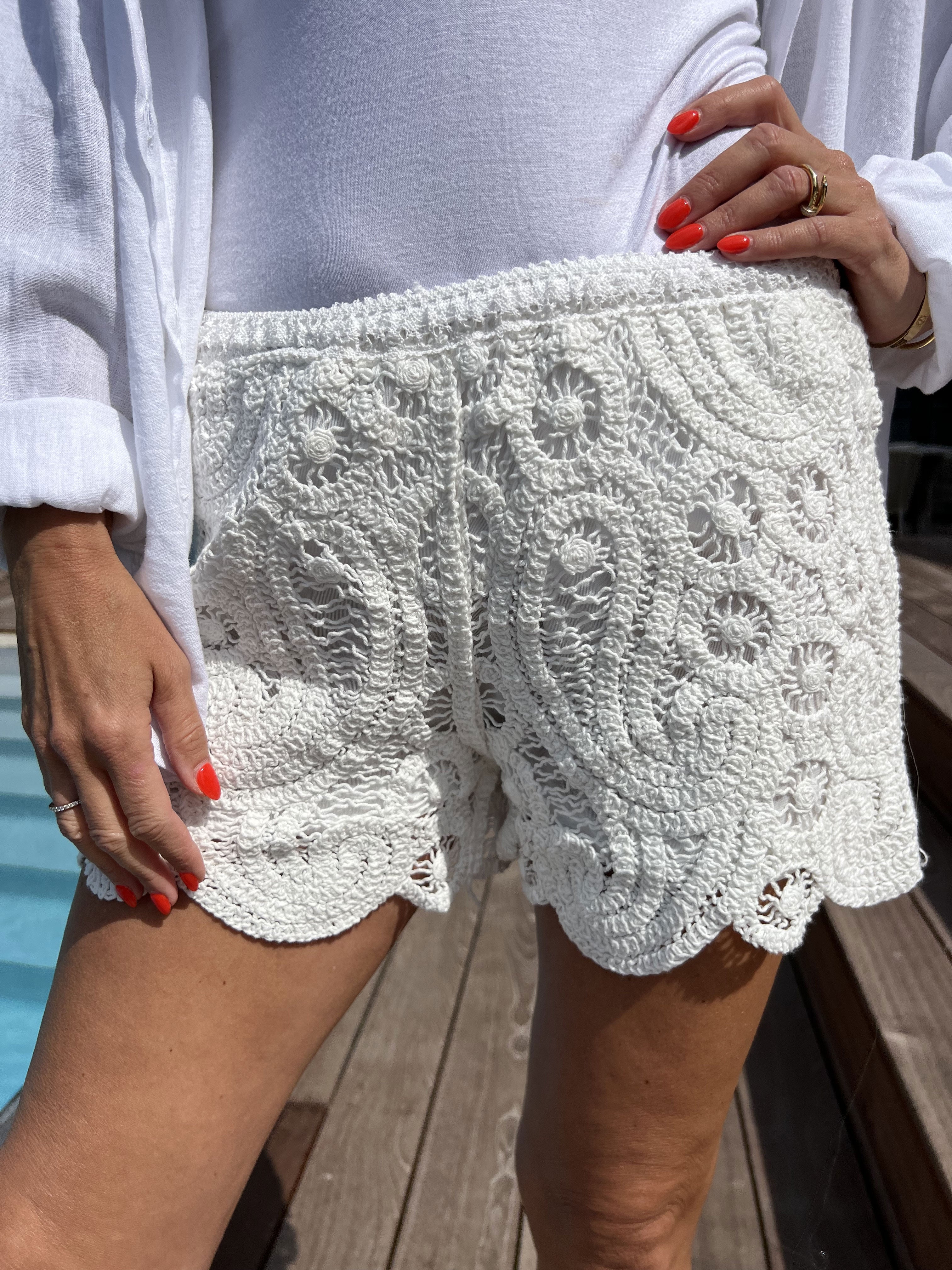 Lara - Søde broderet boheme shorts