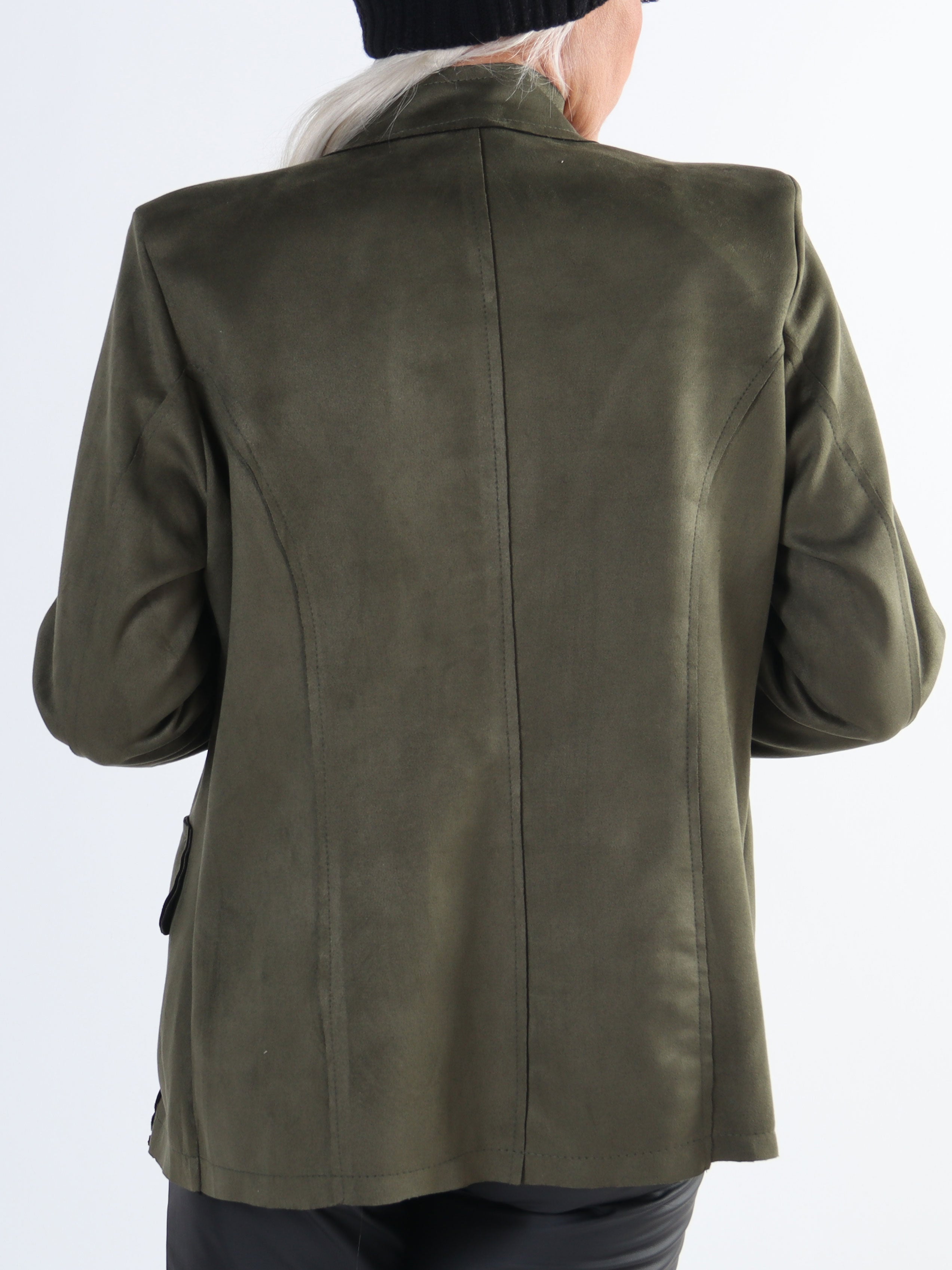 Larissa - Fin blazer i ruskindslook med knapper