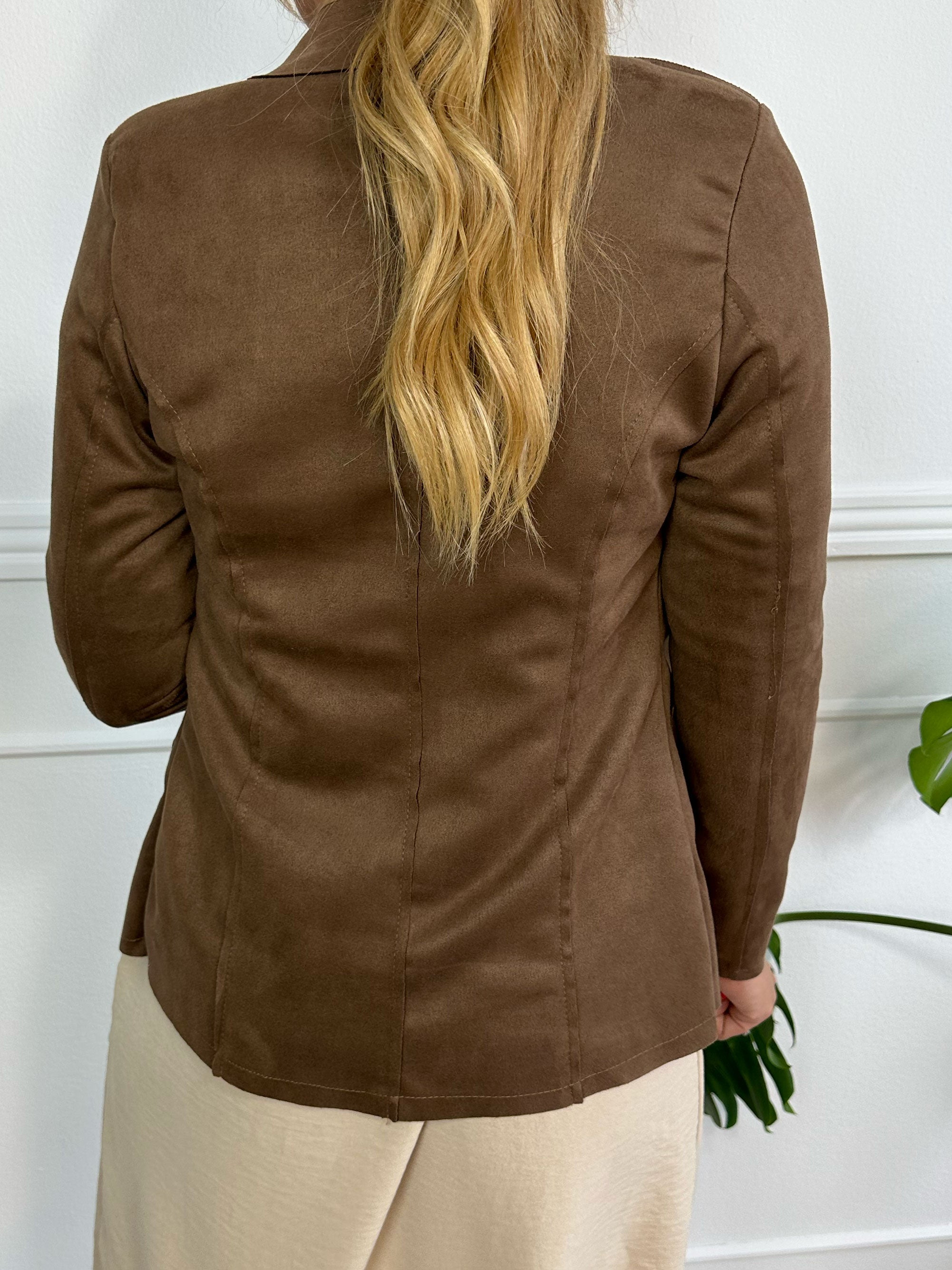 Larissa - Fin blazer i ruskindslook med knapper