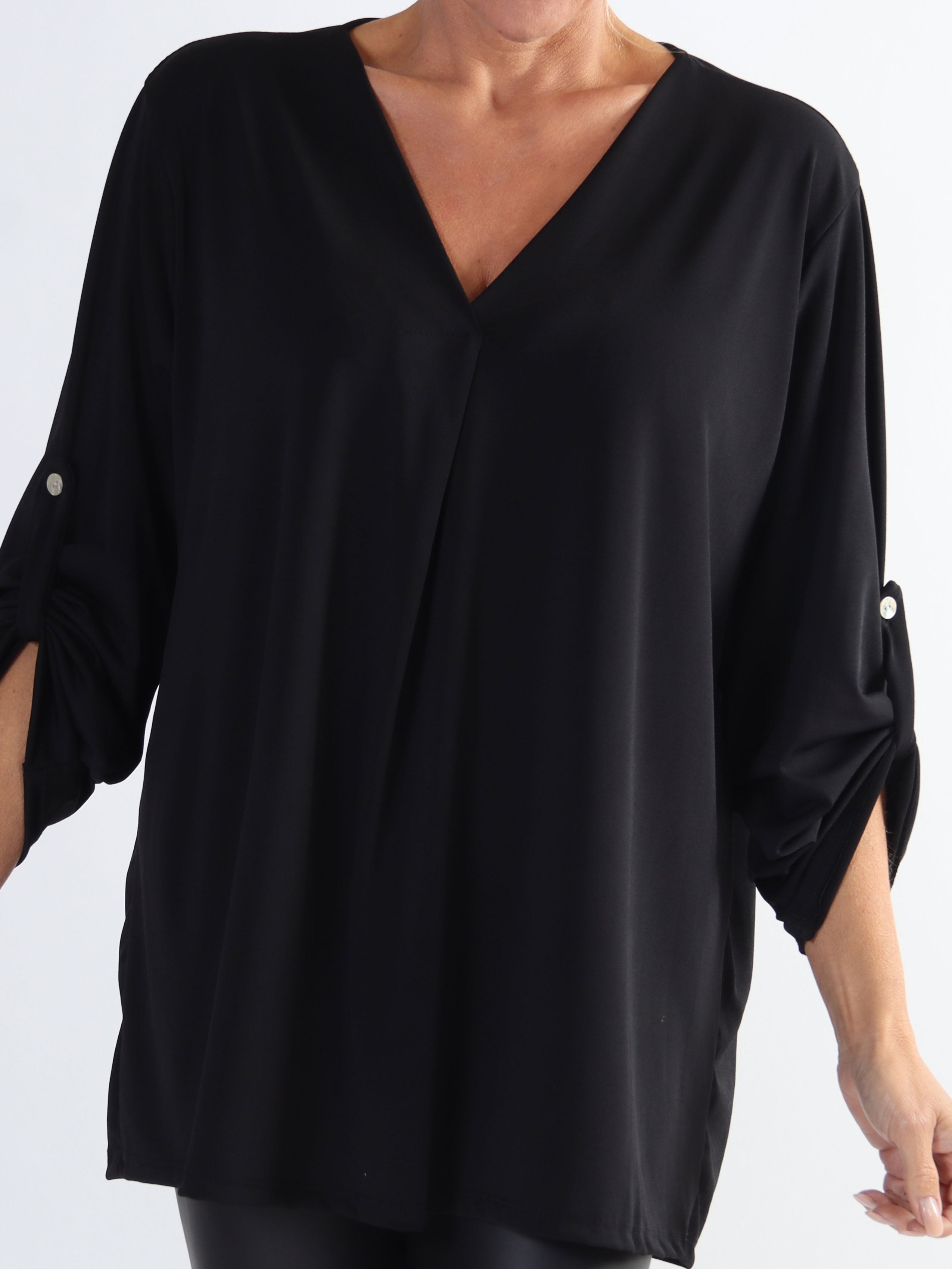 Larna - Sort plus size tunika med v-udskæring