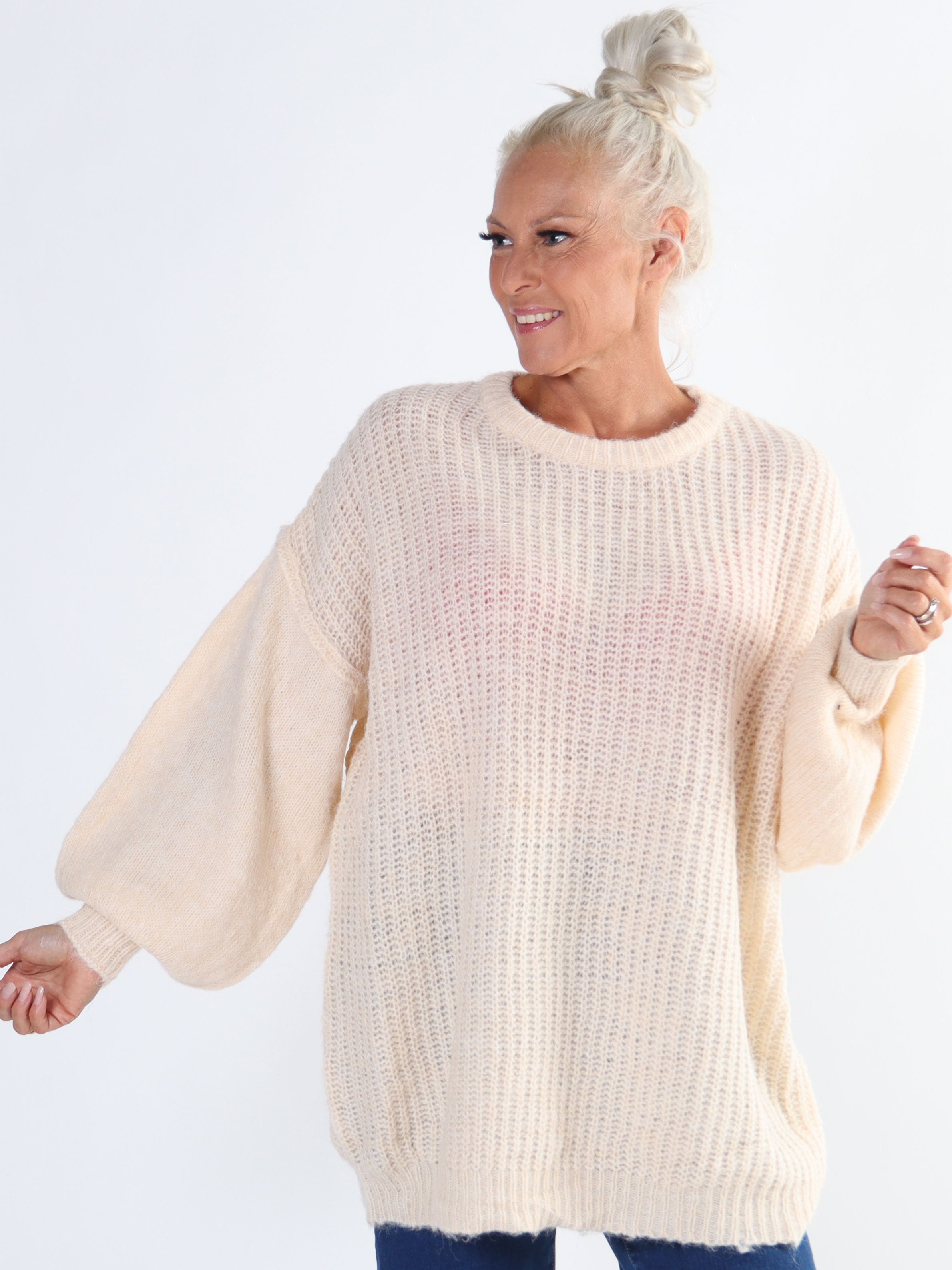Leana - Lang blød plus size strikbluse med ballonærmer