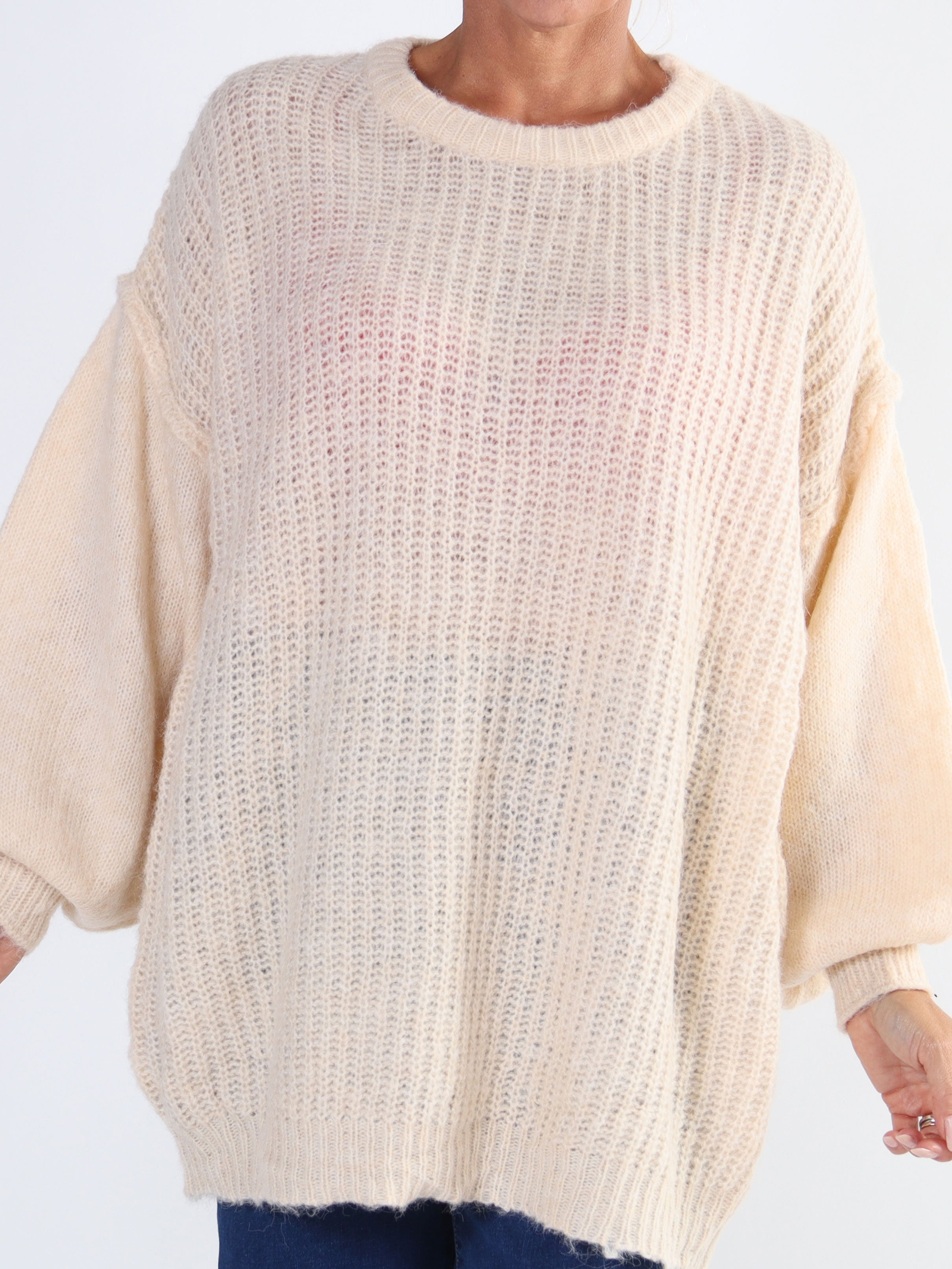 Leana - Lang blød plus size strikbluse med ballonærmer