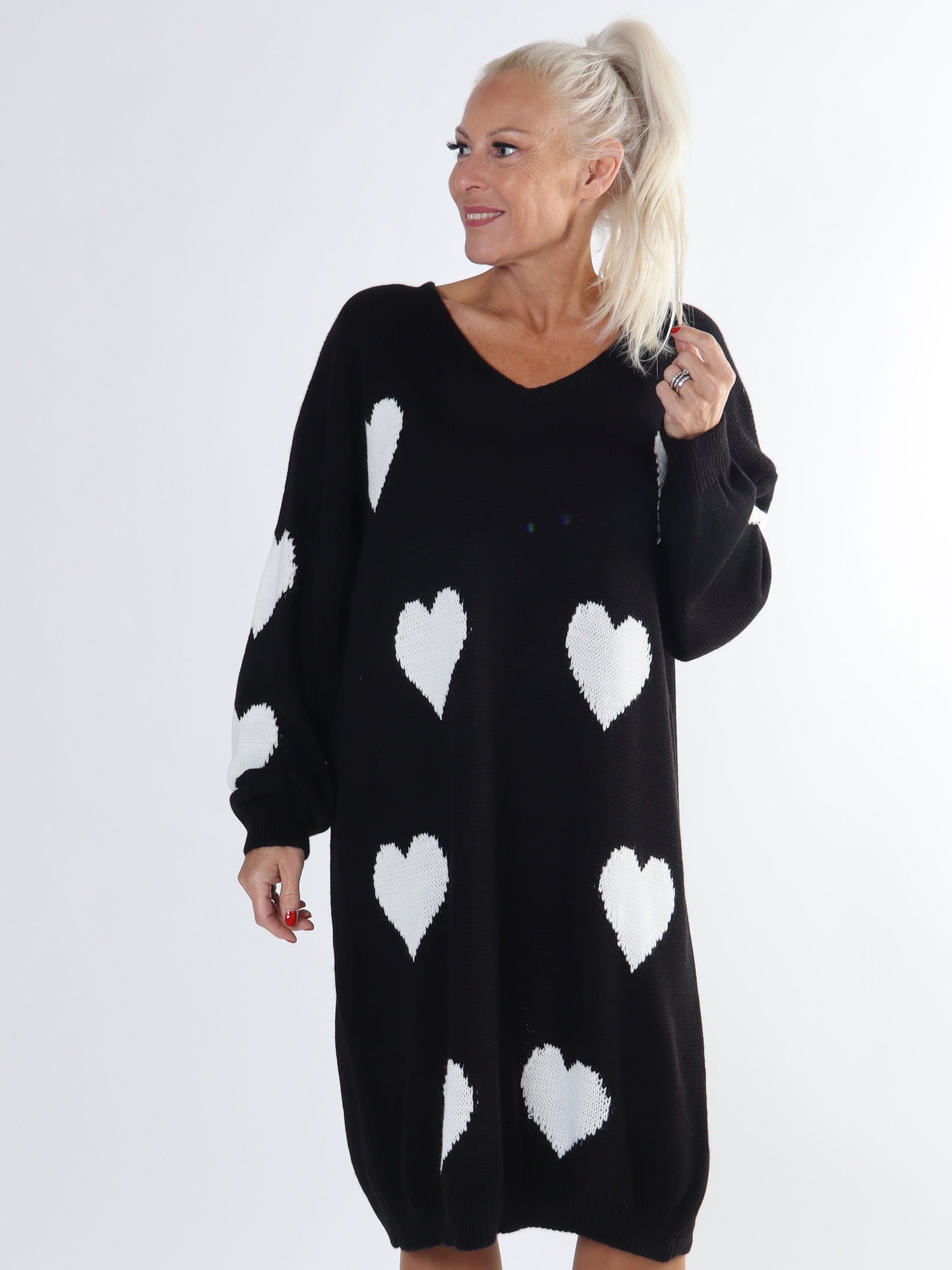 Lela - Plus size strikkjole med hjerter