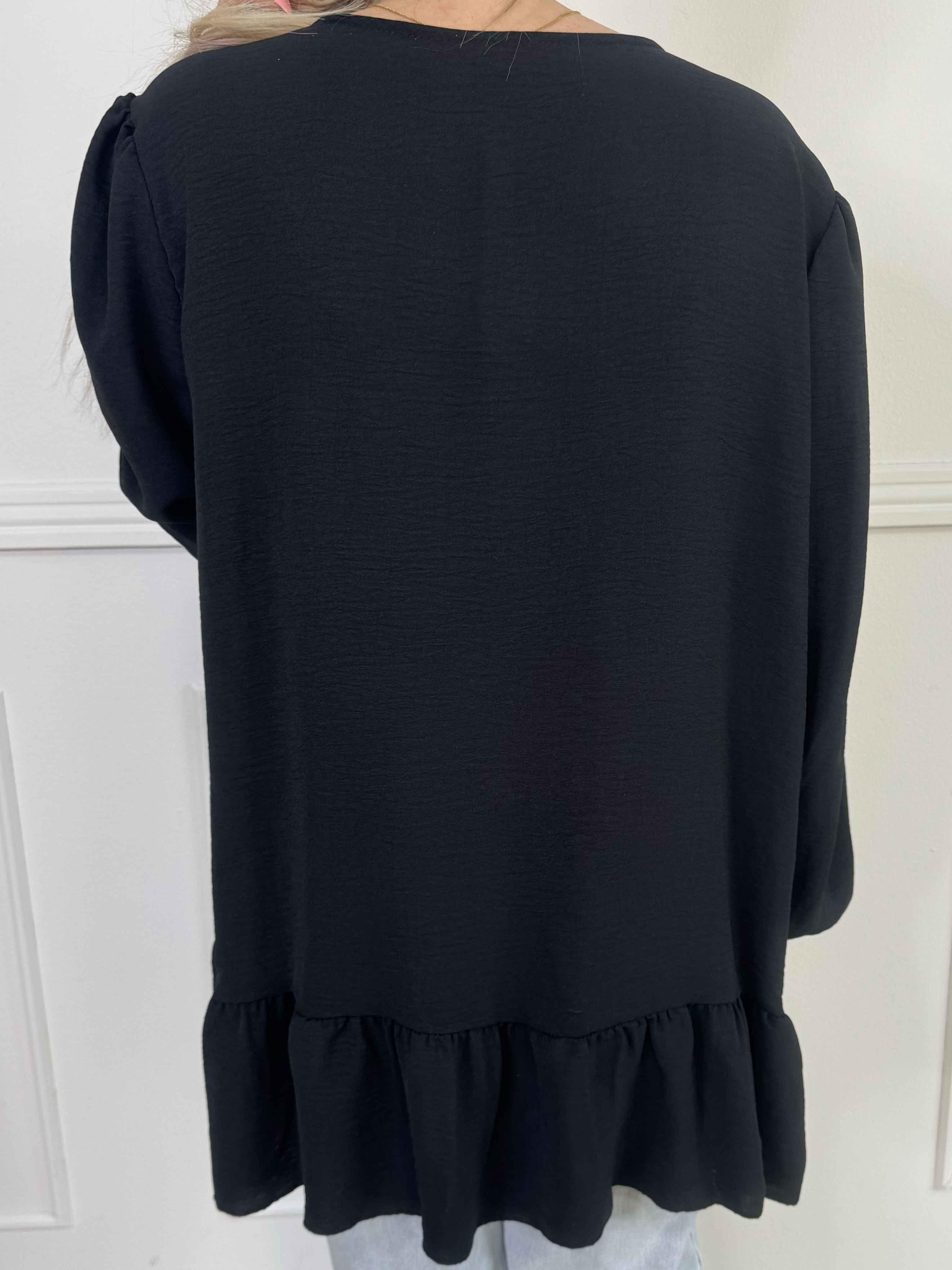 Leslie - Sød tunika i viskose med fine sløjfer foran