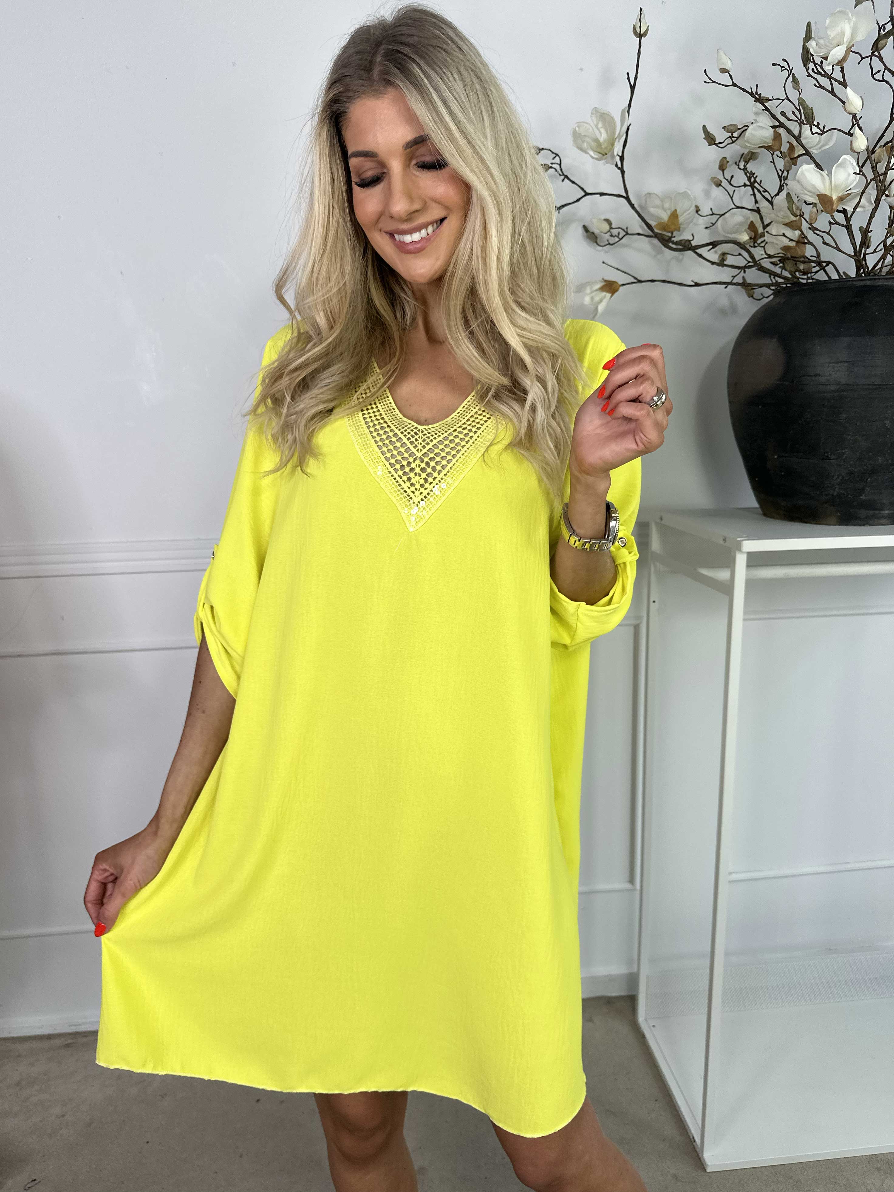 Lily - Tunikakjole i viskose med v-udskæring med pailletter