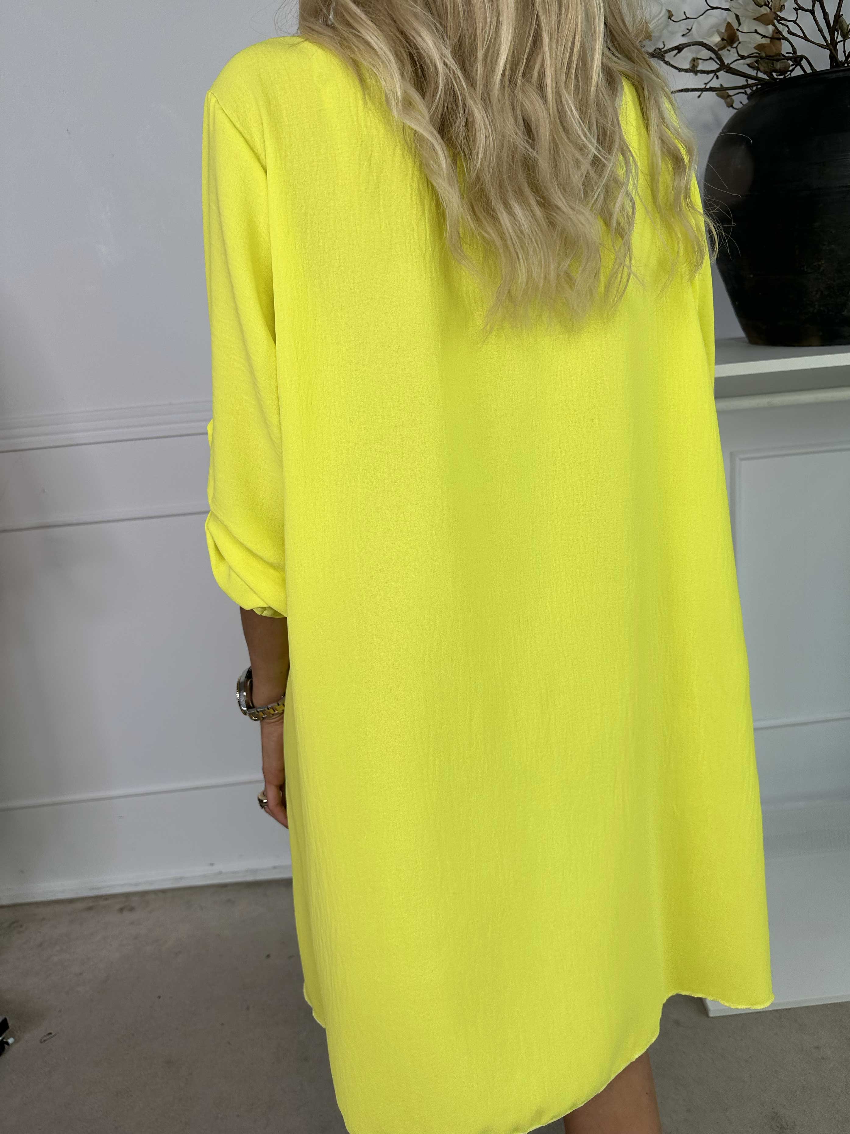 Lily - Tunikakjole i viskose med v-udskæring med pailletter