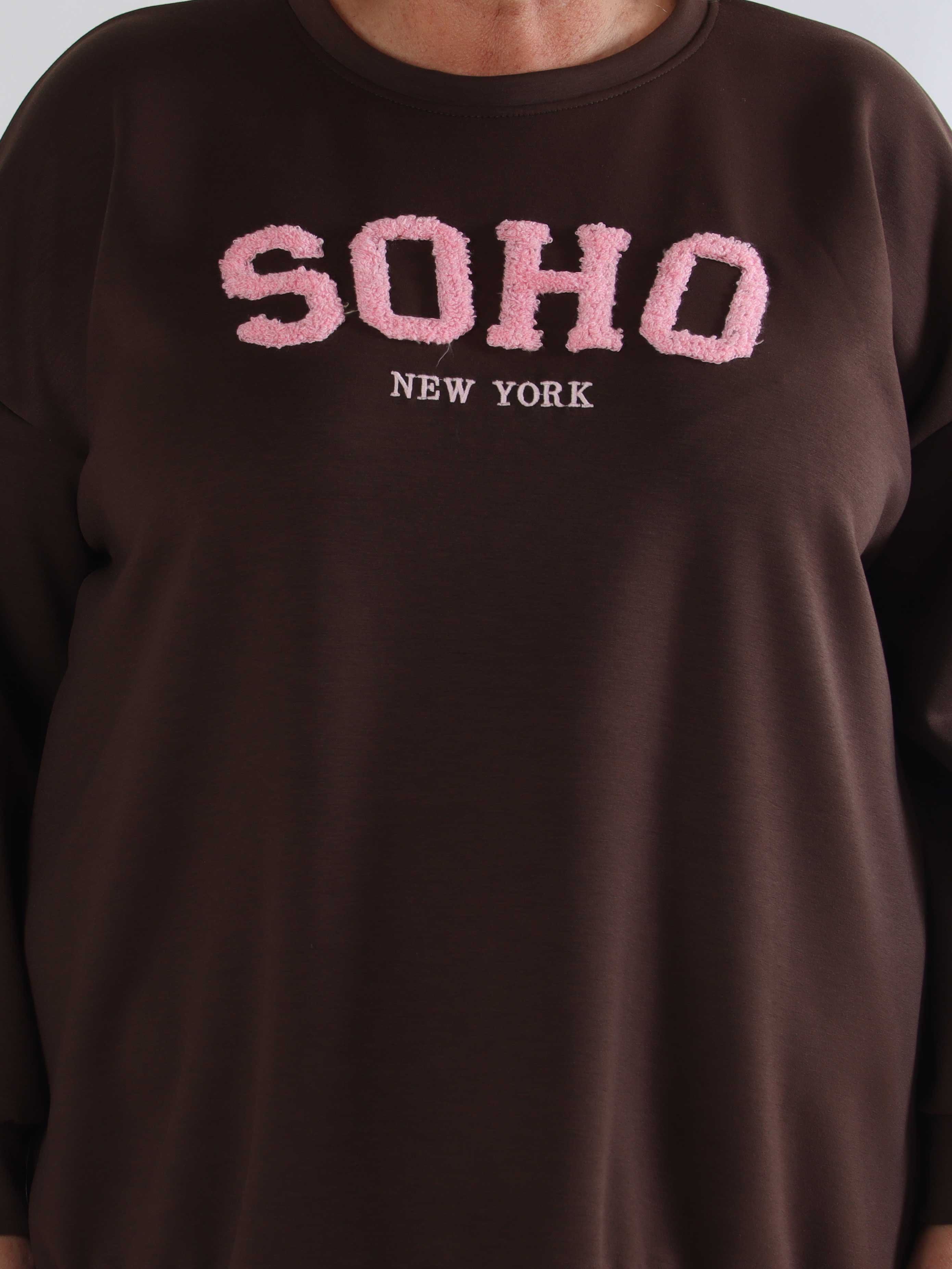 Lindsay - Blød plus size sweatshirt med SOHO skrevet på brystet