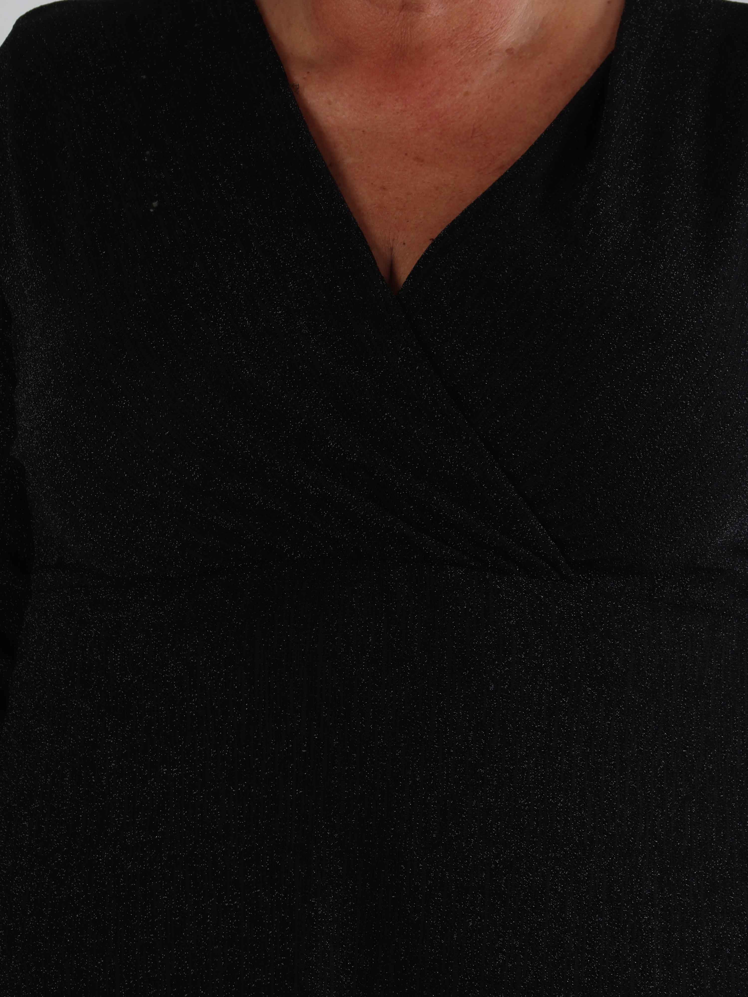 Lina - Plus size kjole med glimmertråde og krydsdetalje ved brystet