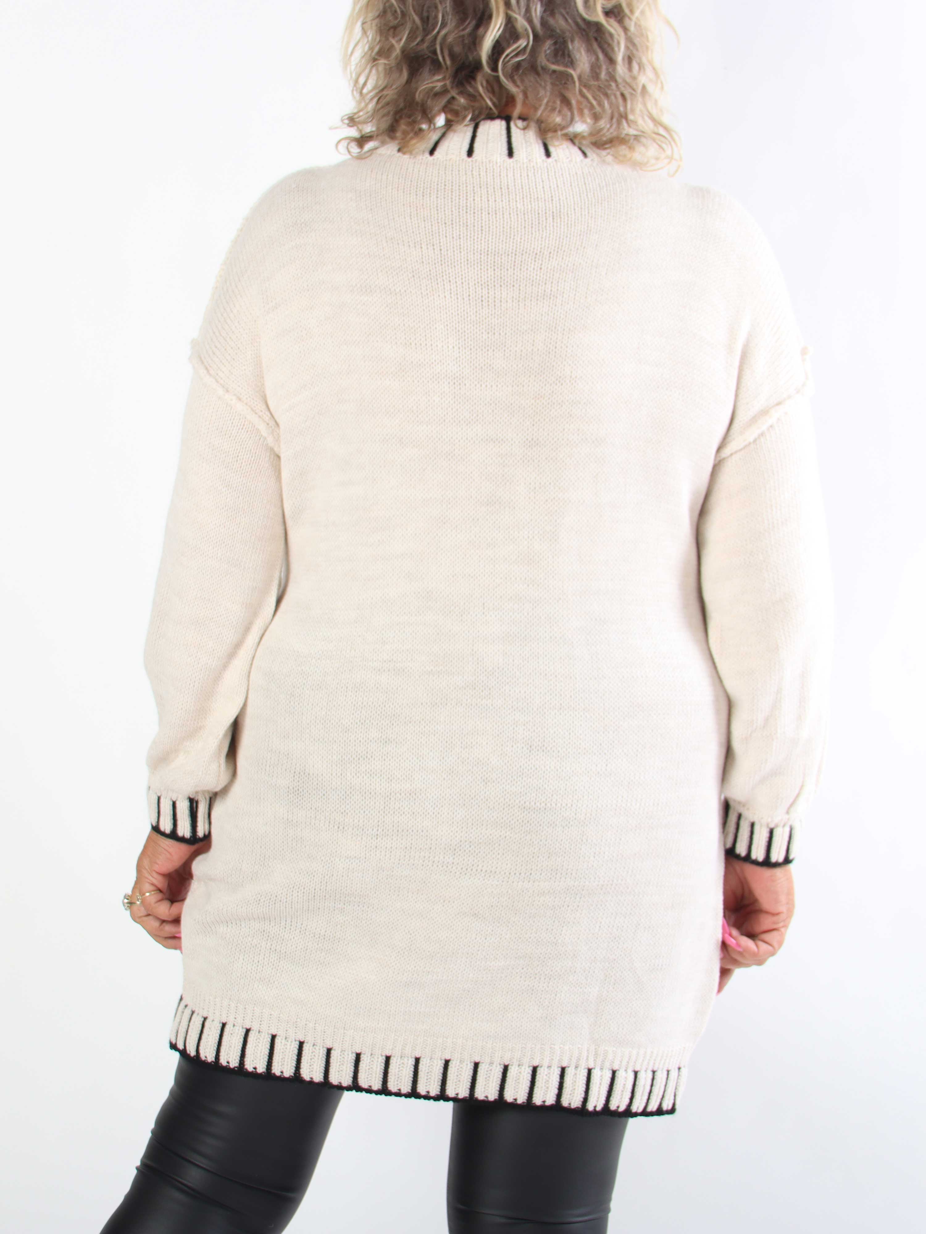 Liora - Plus size kjole med stribet detaljer ved halskraven, ærmerne og kjolens bund