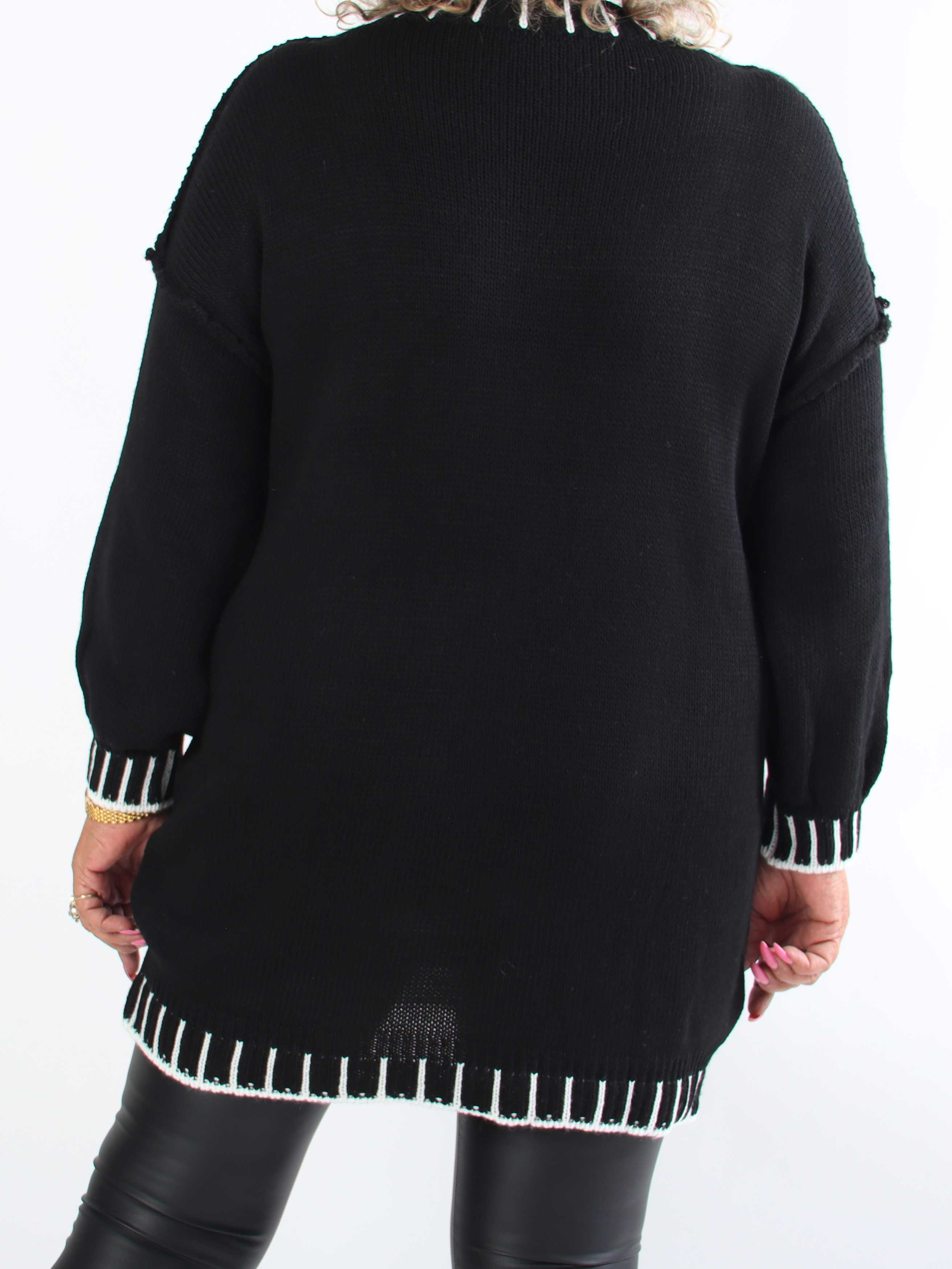 Liora - Plus size kjole med stribet detaljer ved halskraven, ærmerne og kjolens bund