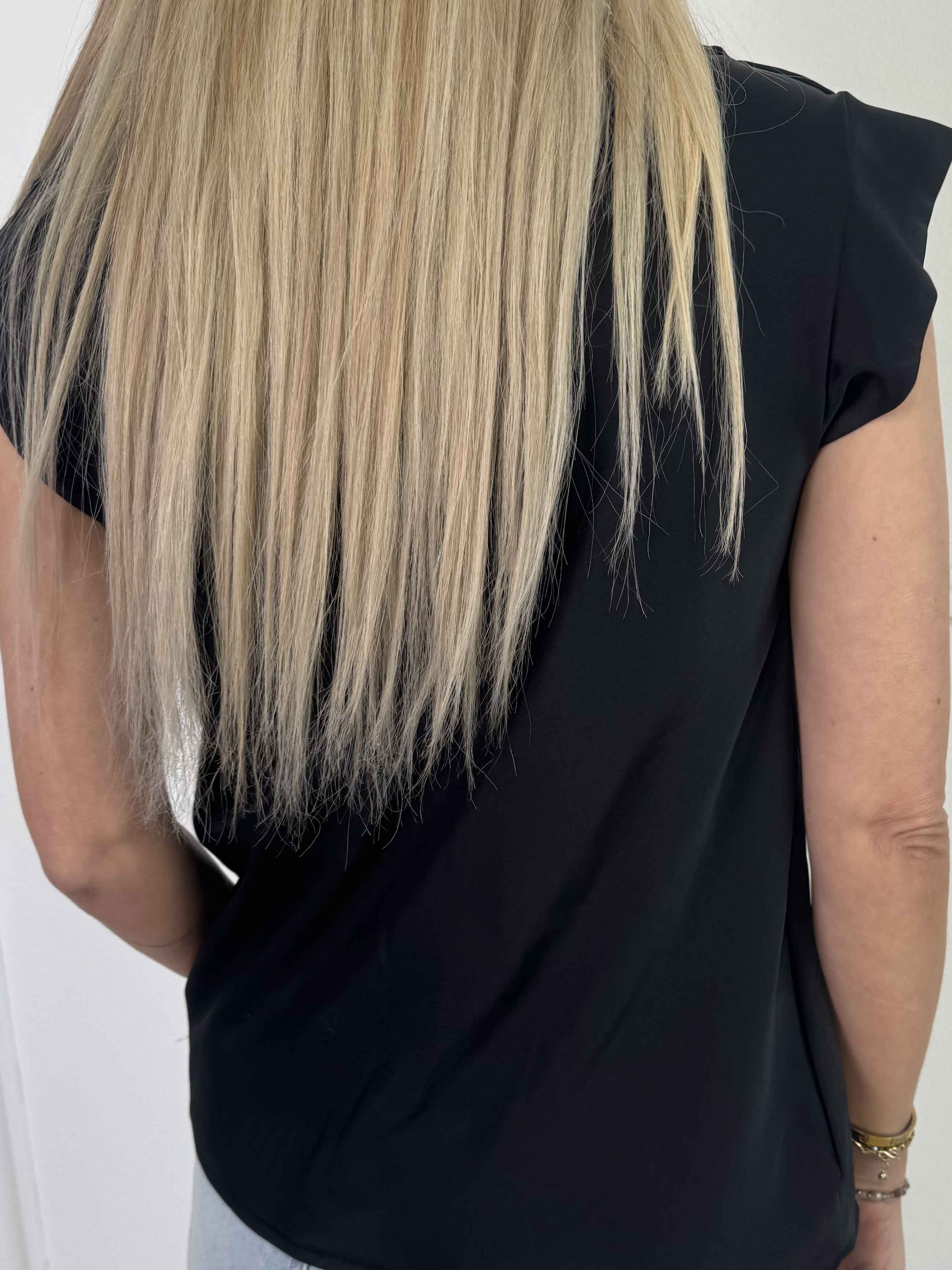 Lisa - Sød blank top med fint fald foran