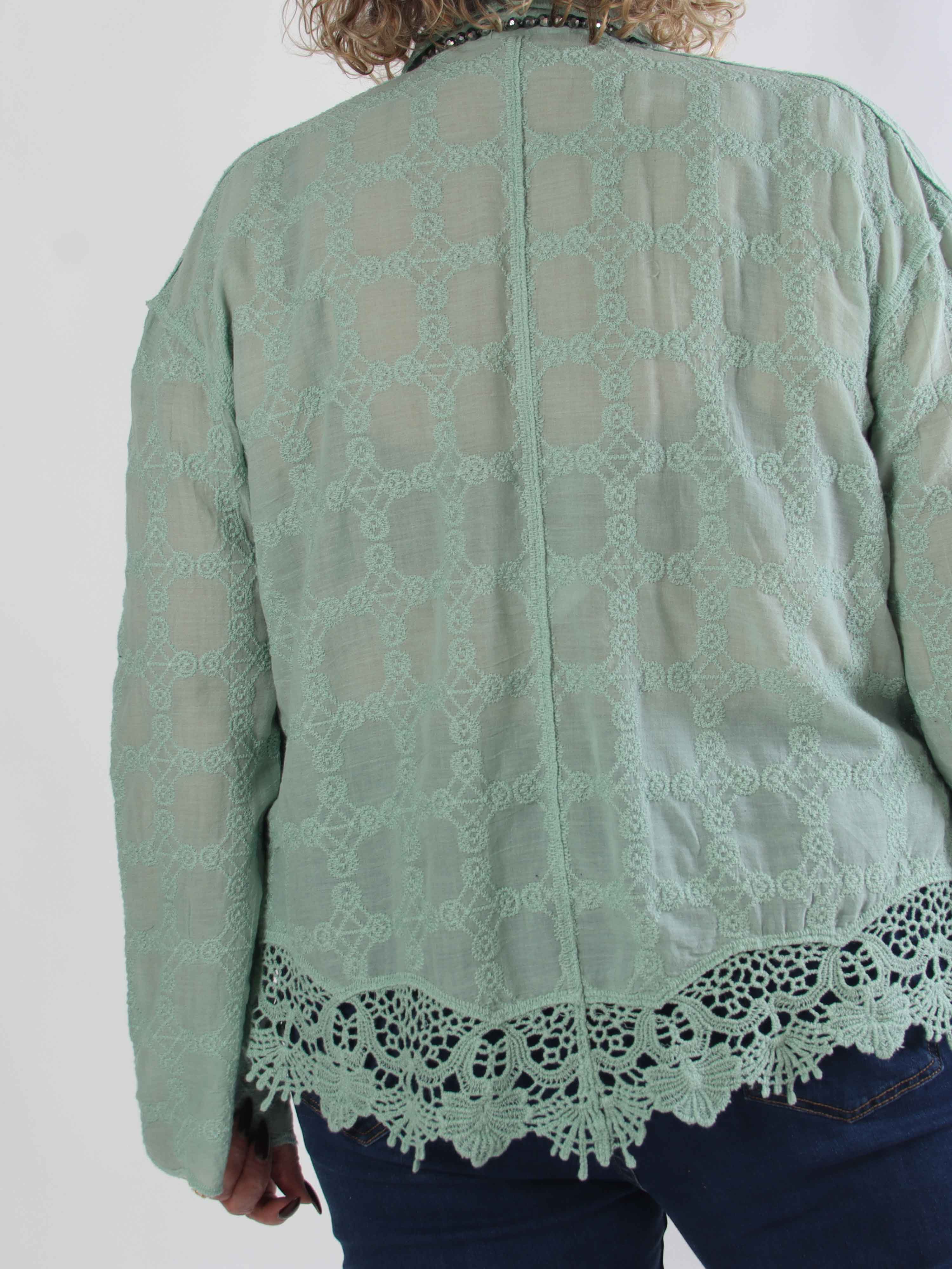 Litzy - Plus size bomuldsskjorte med fine broderier og blondekant