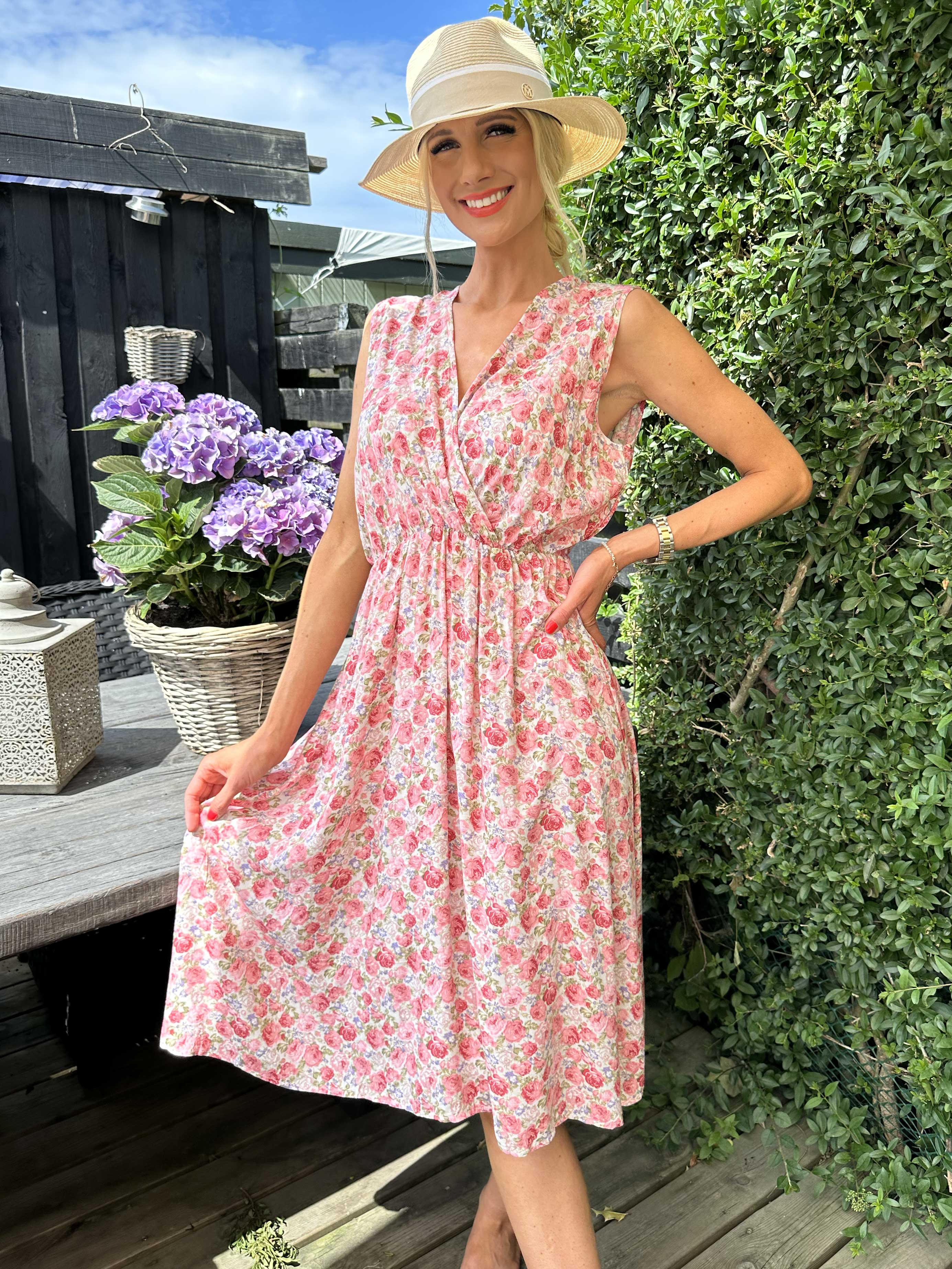 Liv - Sød kjole i småt blomsterprint