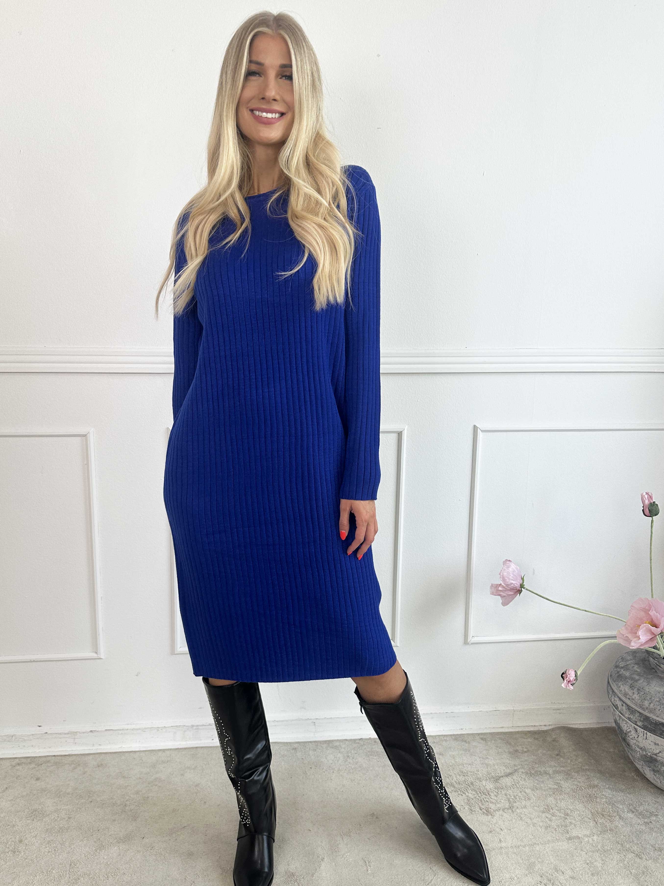 Livunn - Blød elastisk strikkjole med rib