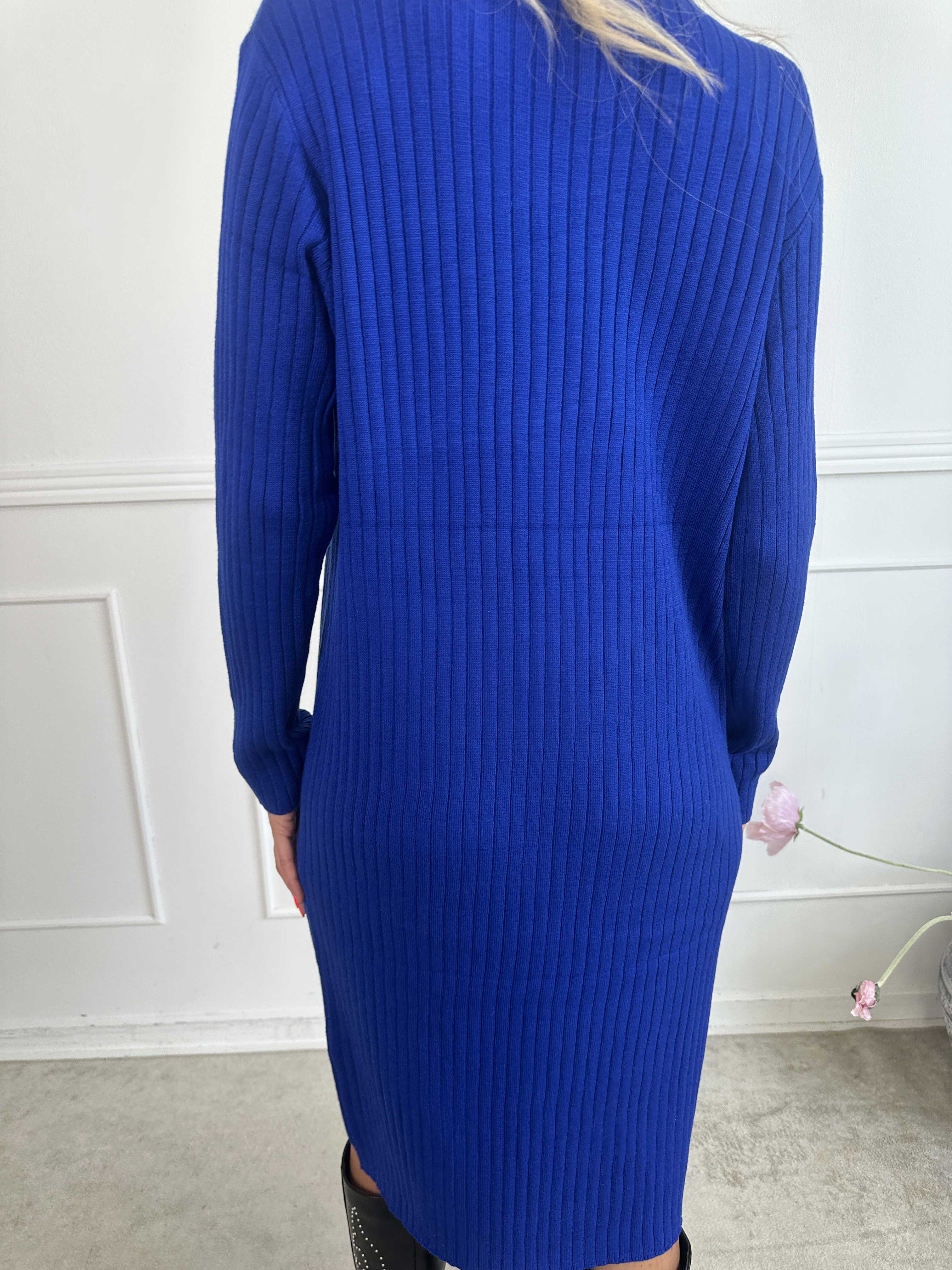 Livunn - Blød elastisk strikkjole med rib