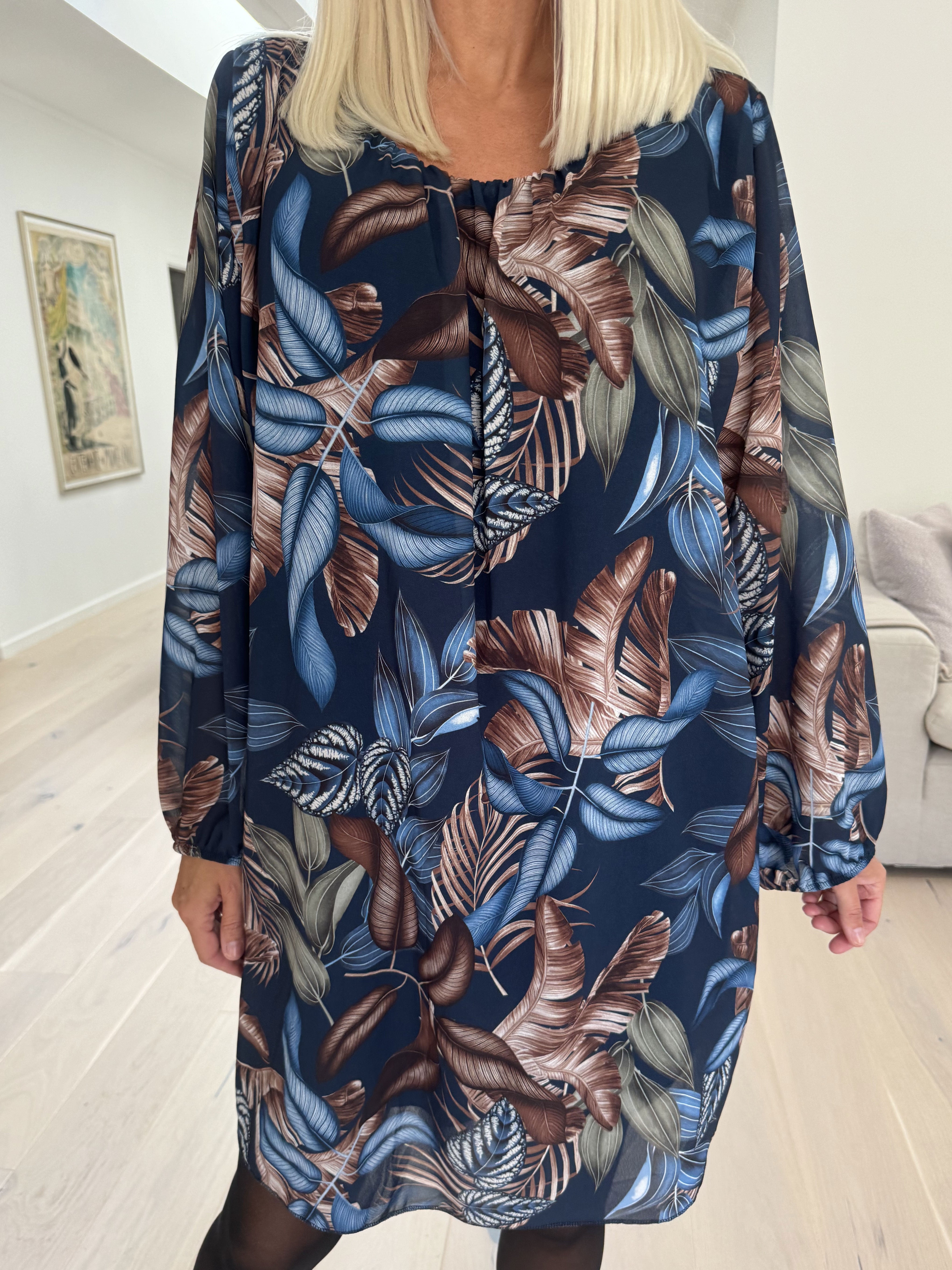 Lola - Sød tunikakjole med bladmønster