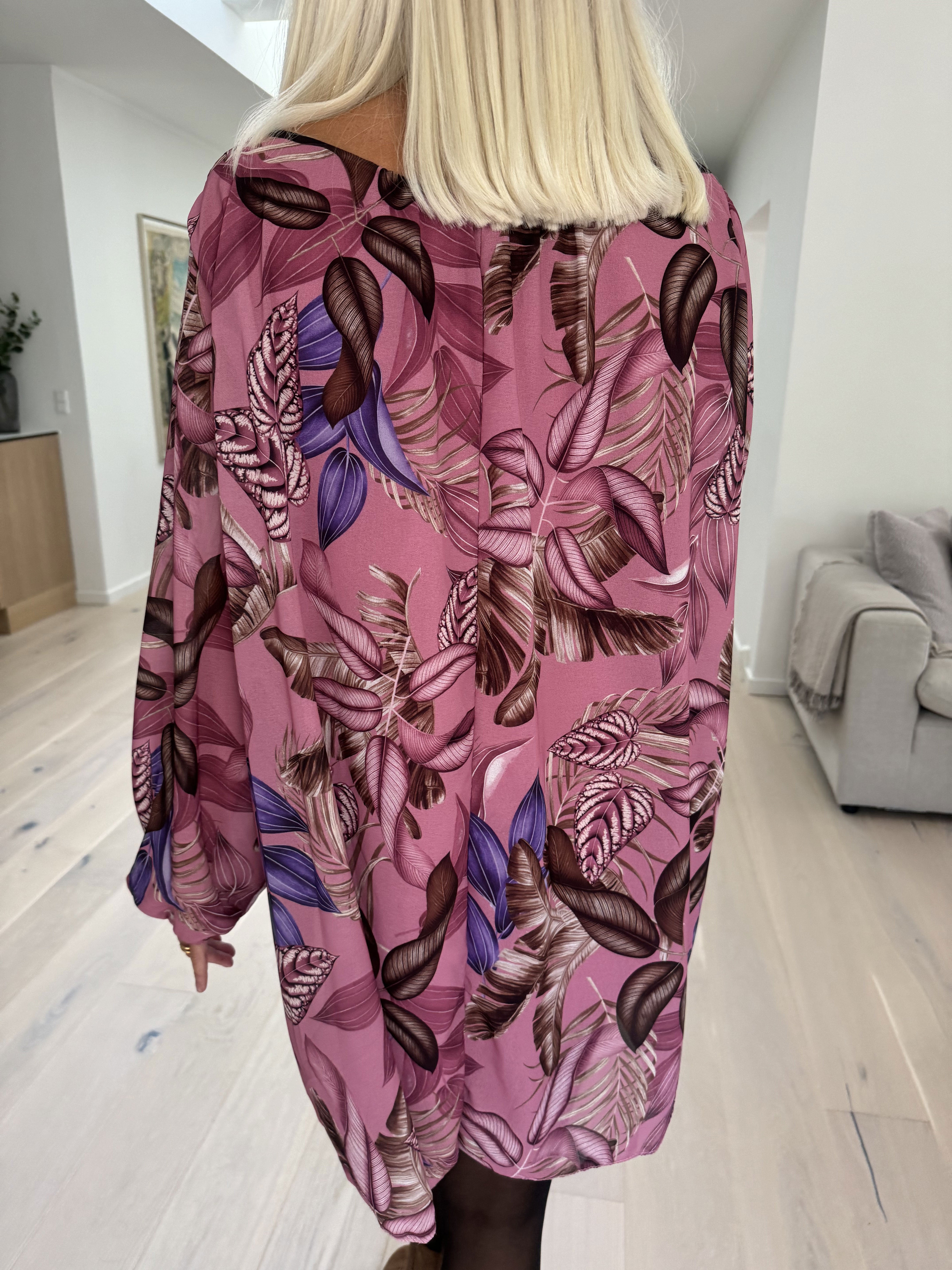 Lola - Sød tunikakjole med bladmønster