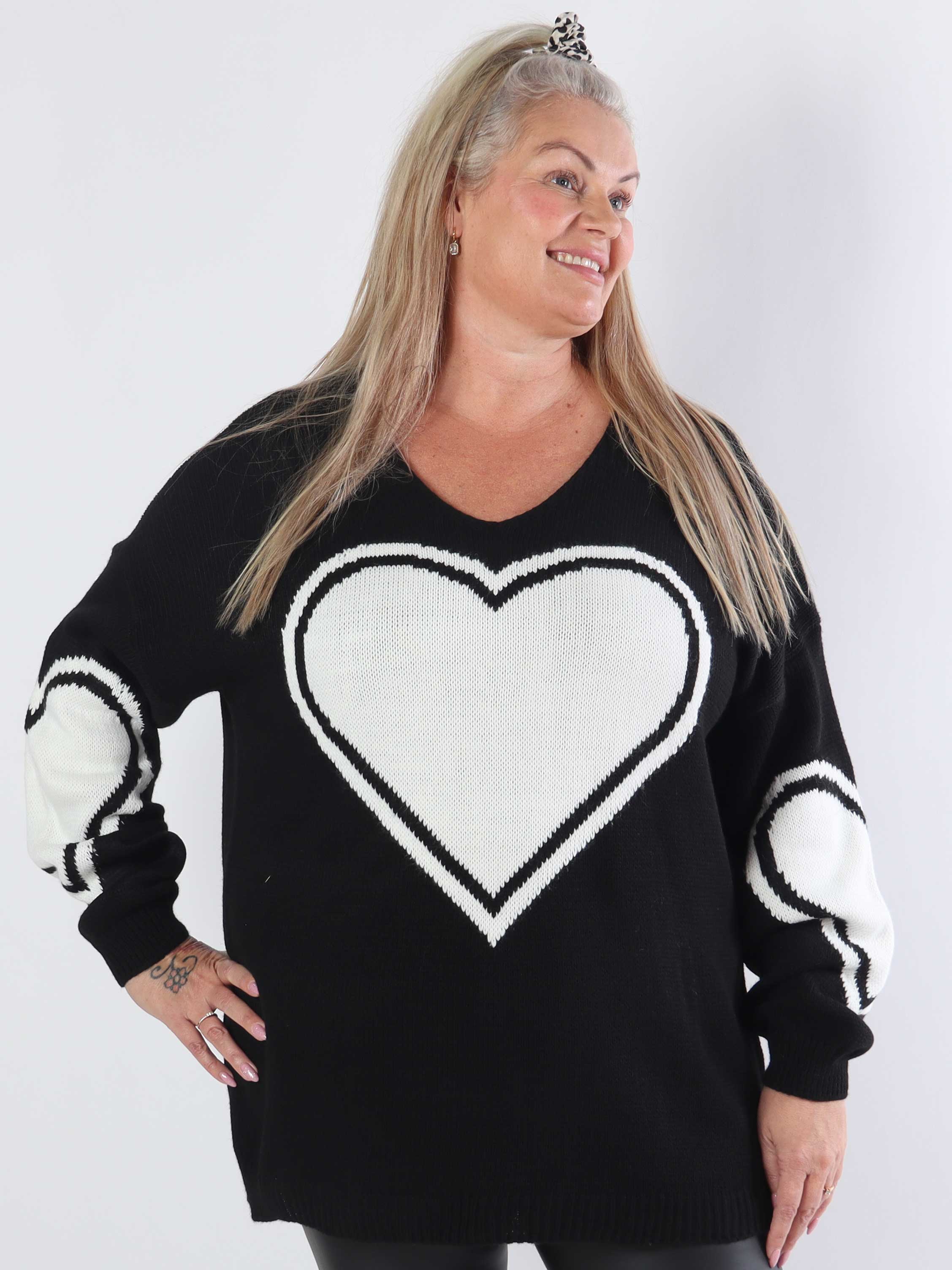 Lorena - Plus size strikbluse med stort hjerte