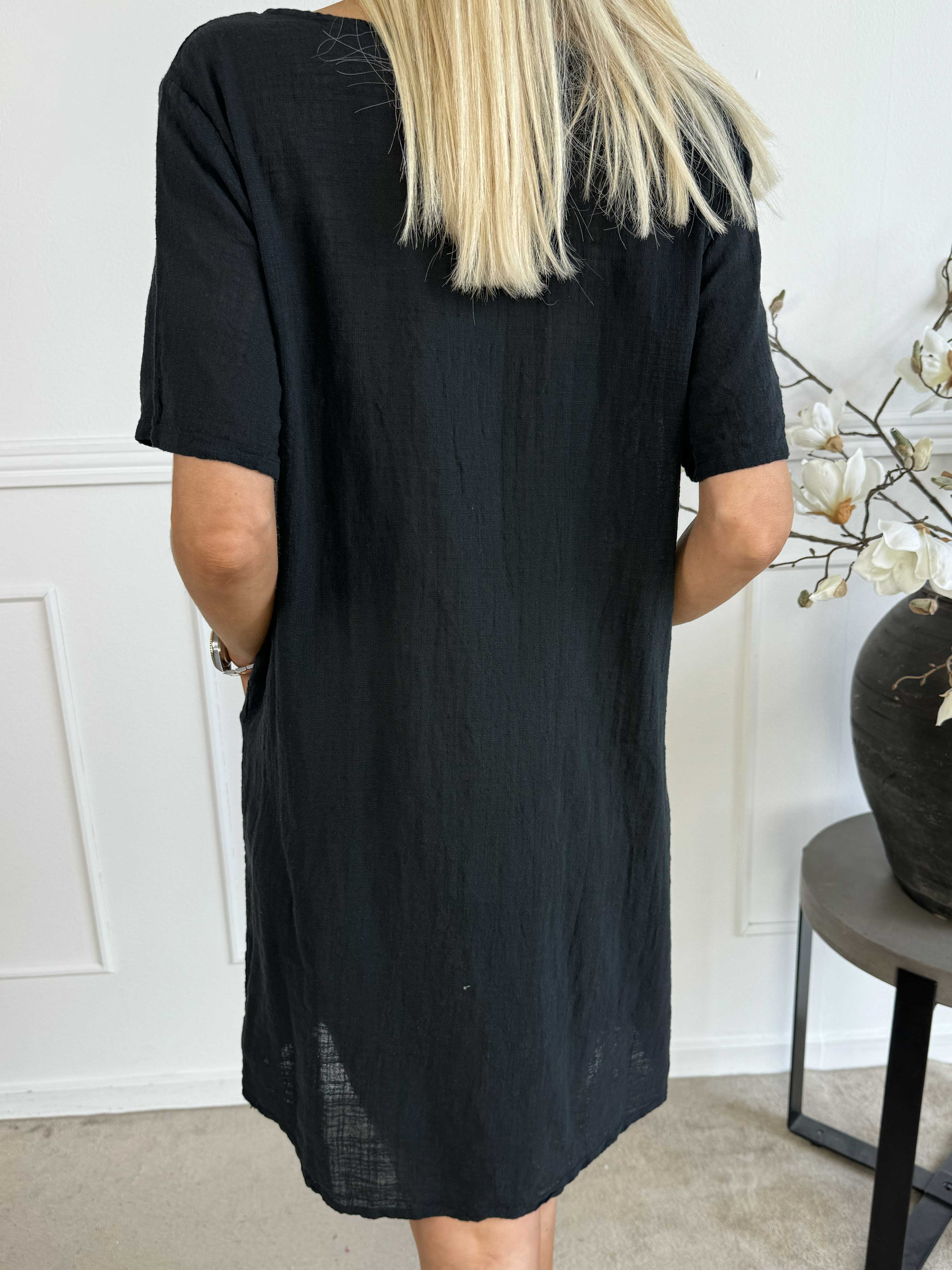 Louise plain - Sød bomuldskjole med lommer